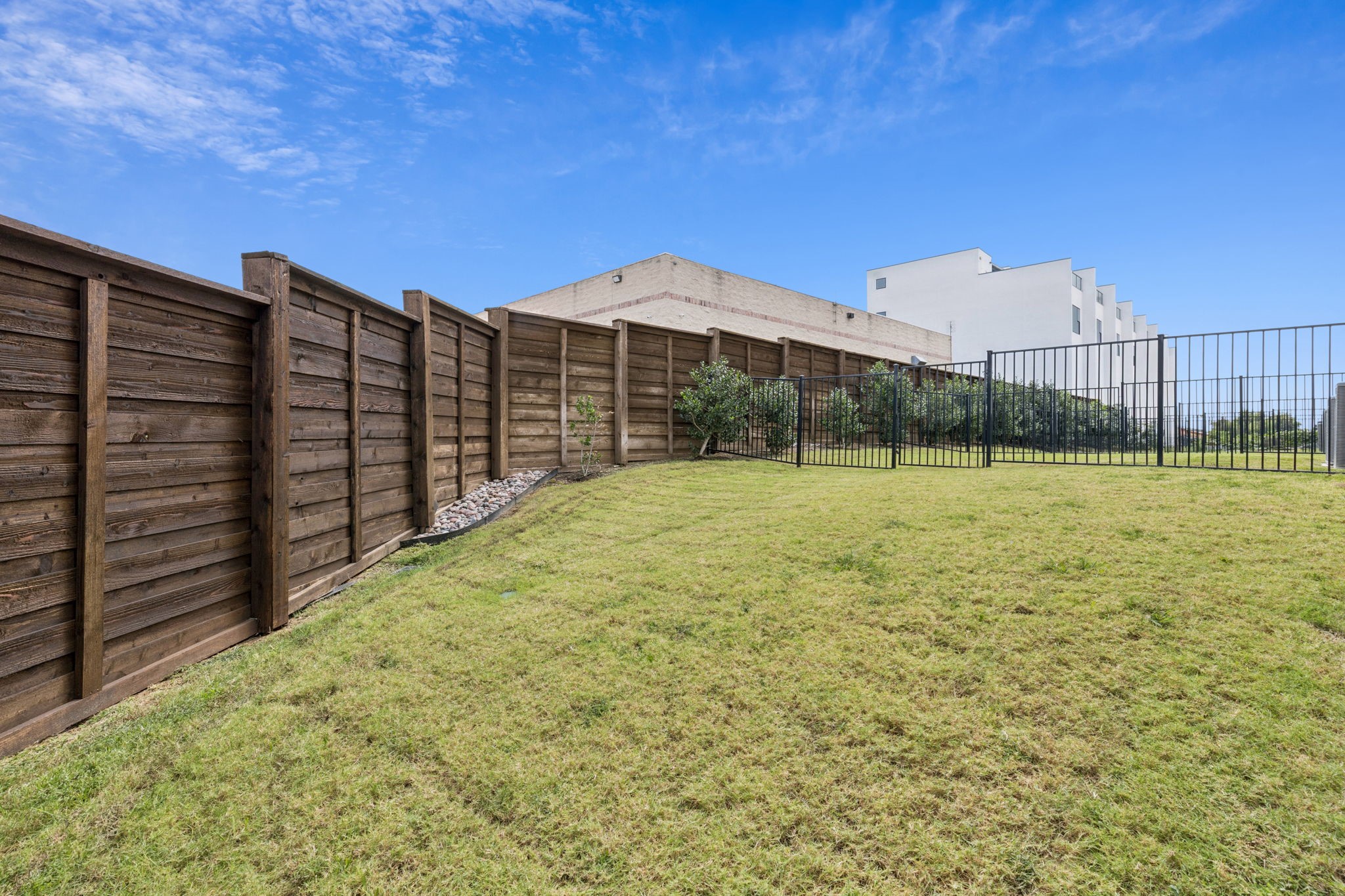 4948 Blaynes View