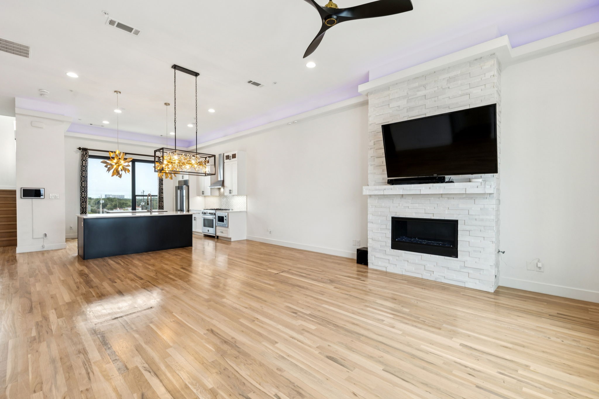 4948 Blaynes View