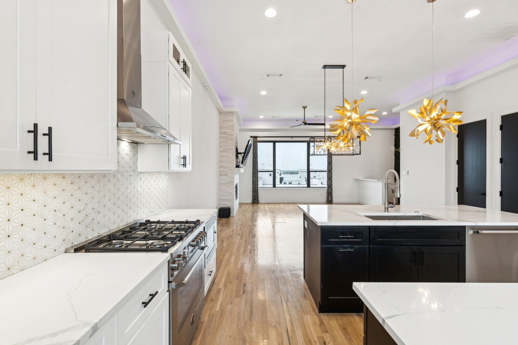 4948 Blaynes View