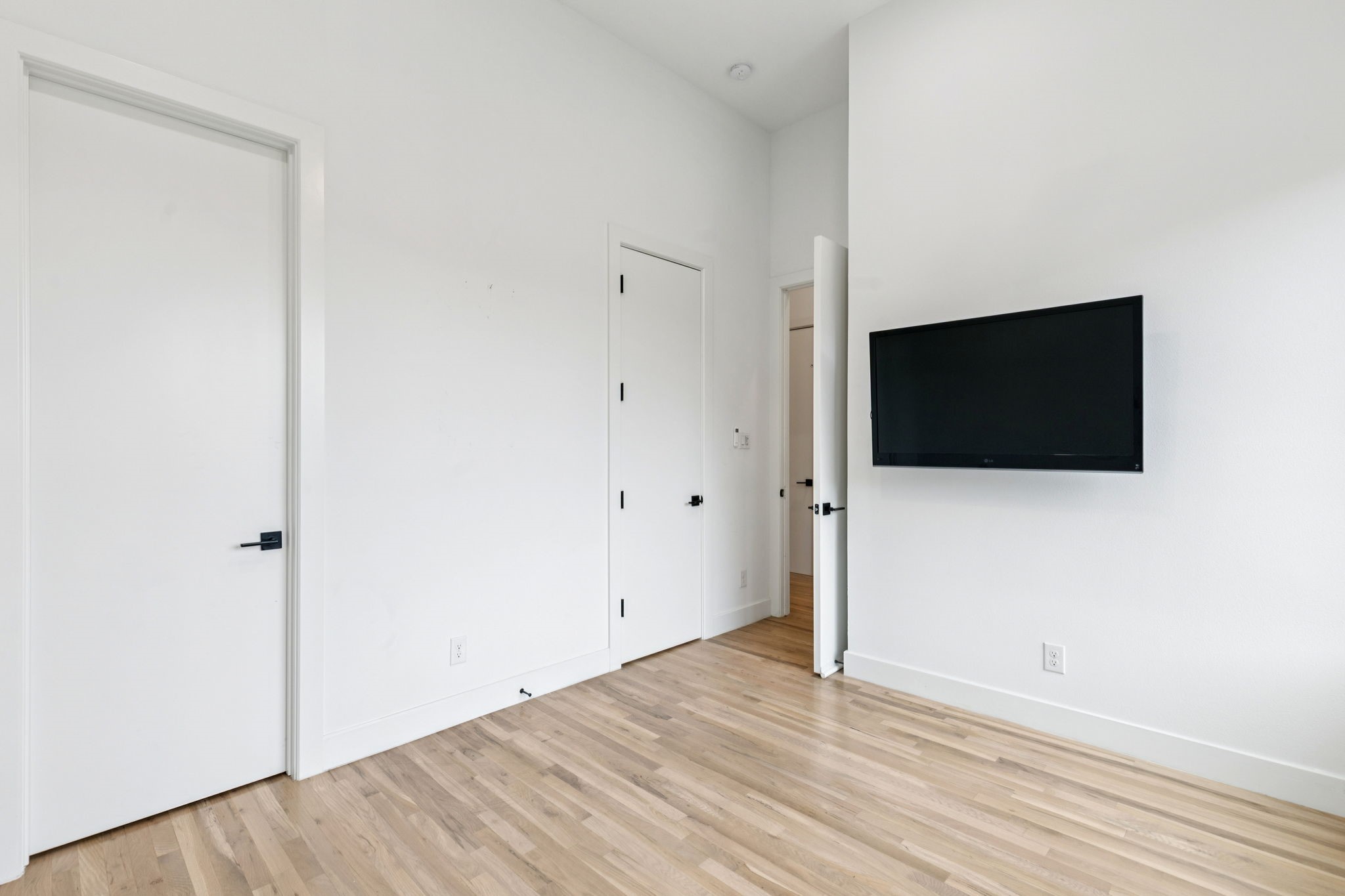 4948 Blaynes View