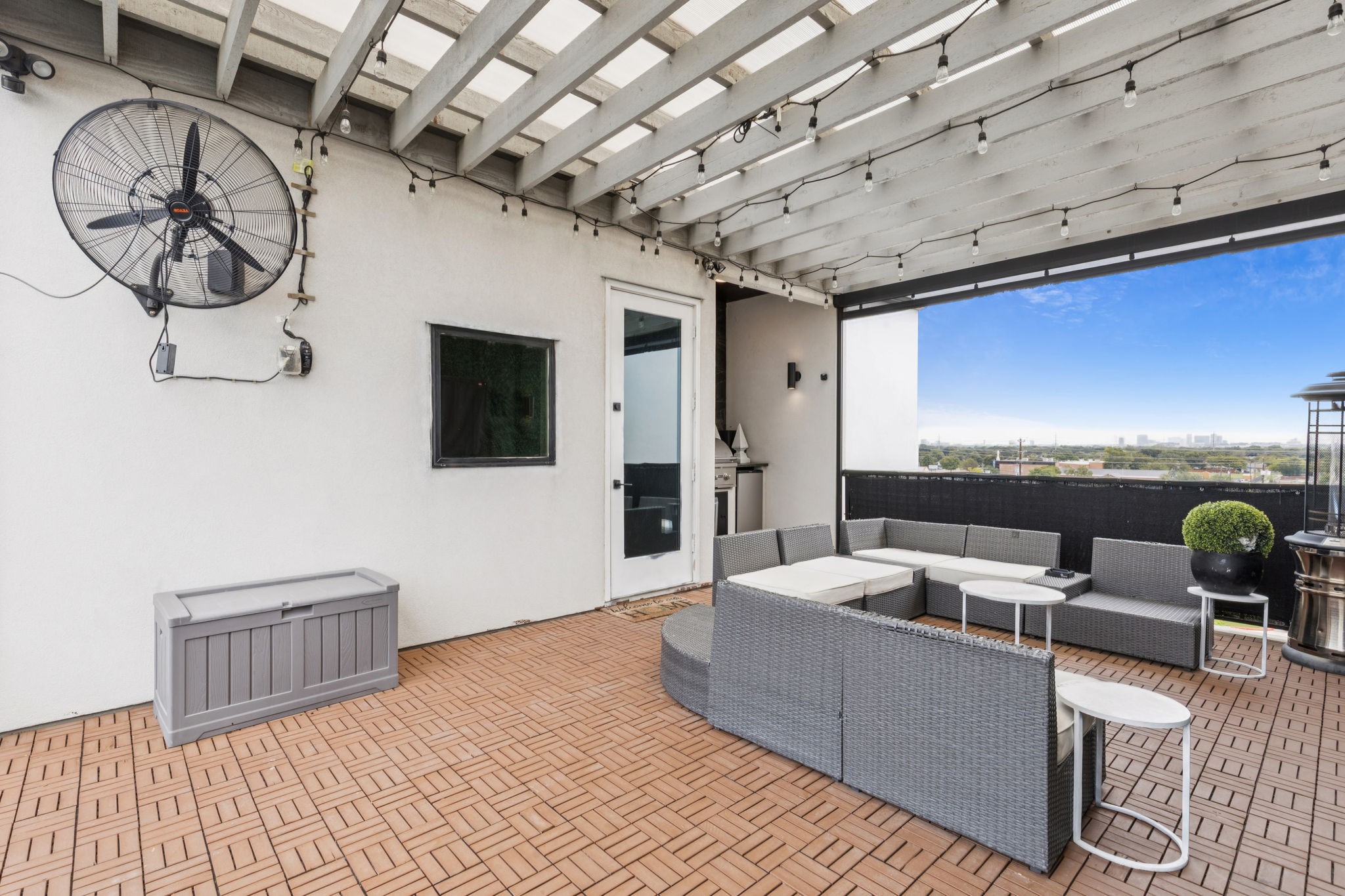 4948 Blaynes View