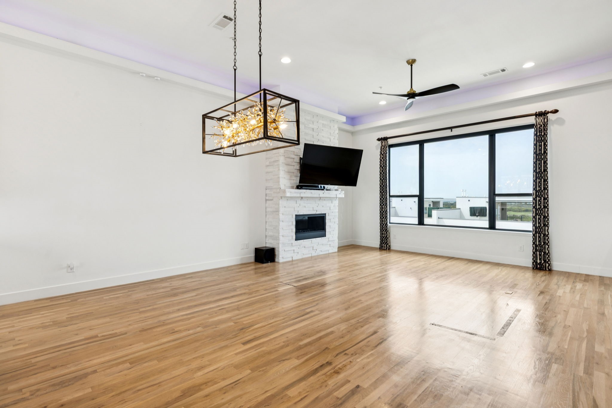 4948 Blaynes View