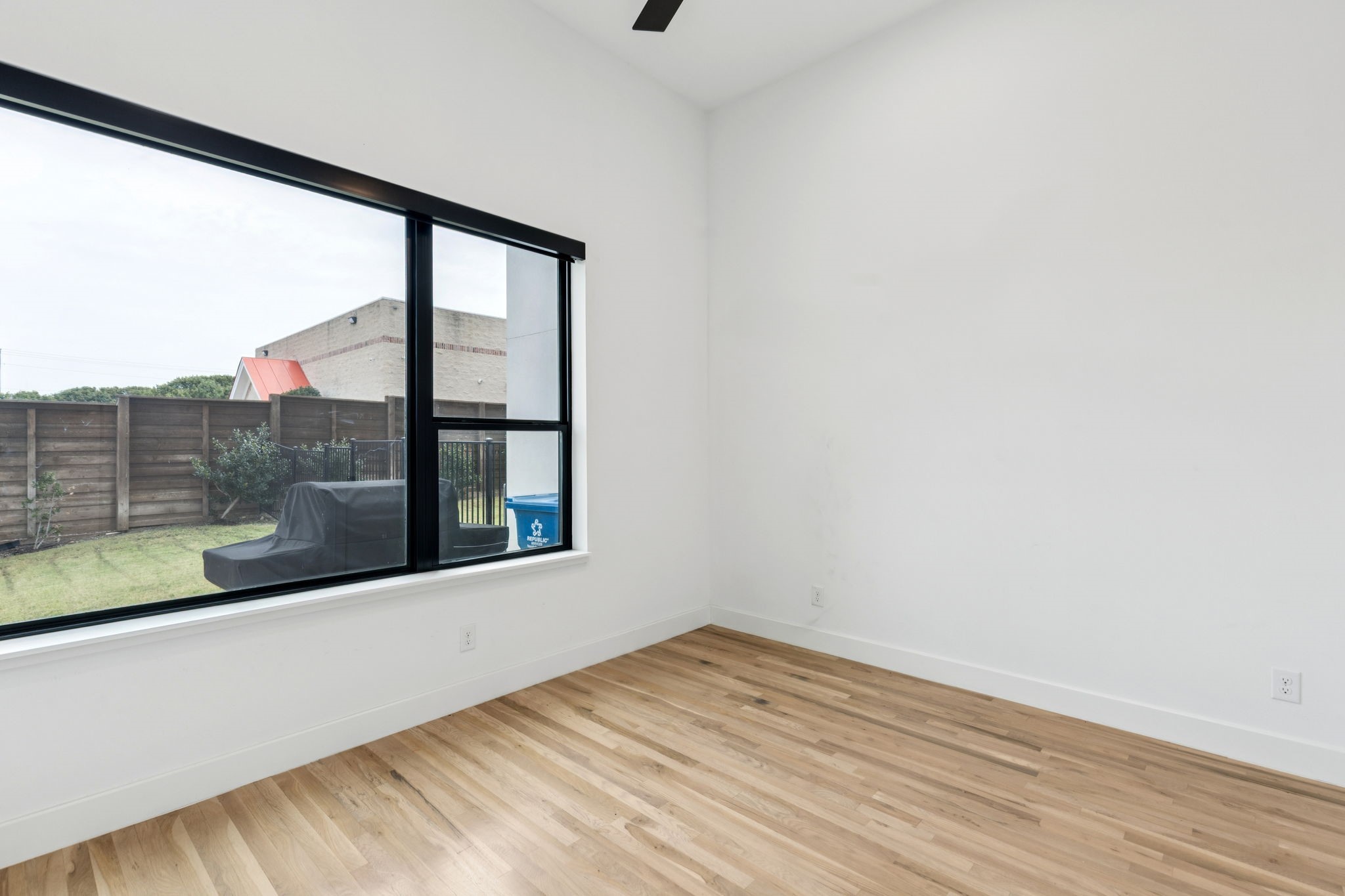 4948 Blaynes View