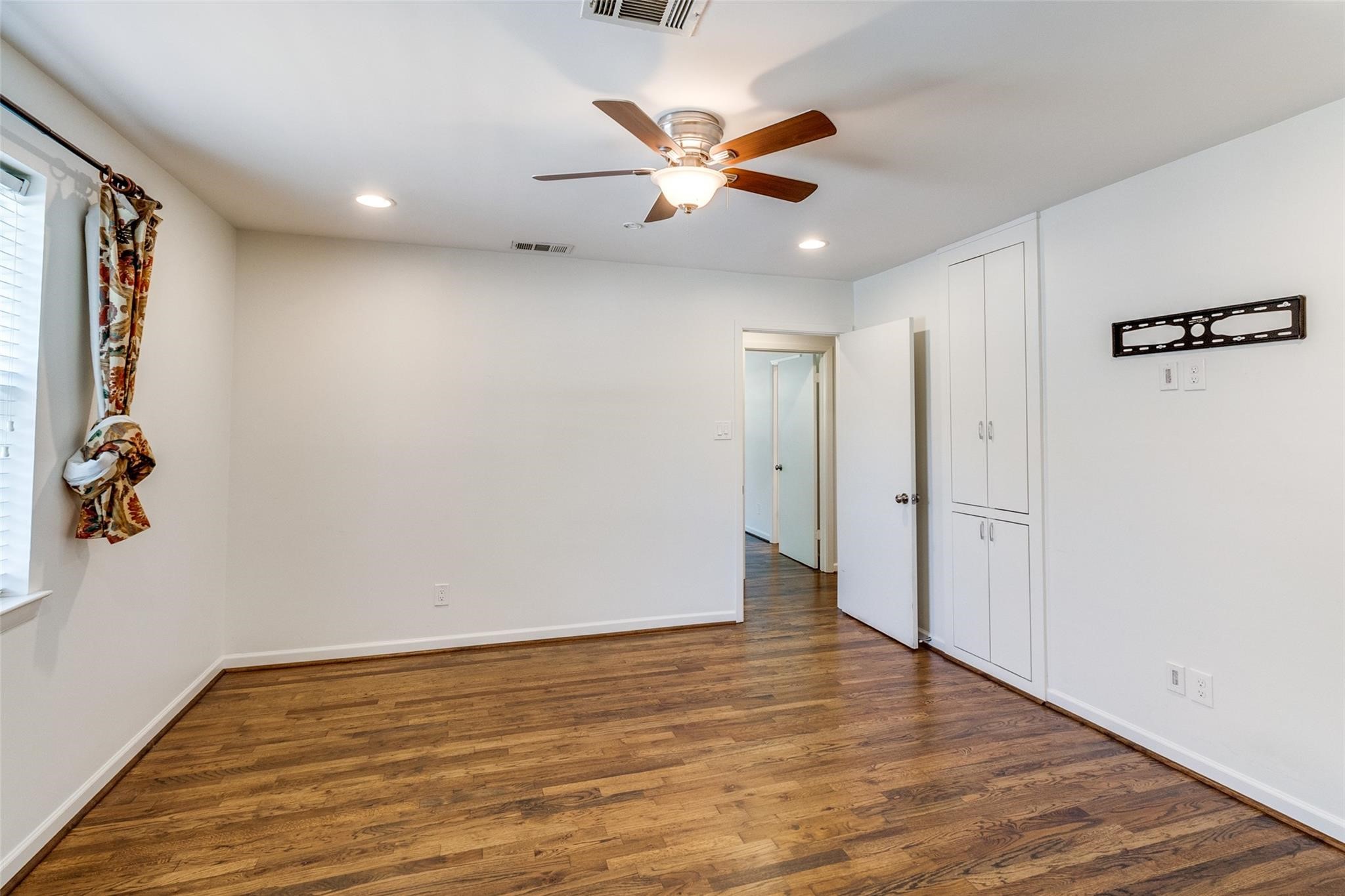 5131 Urban Crest Road