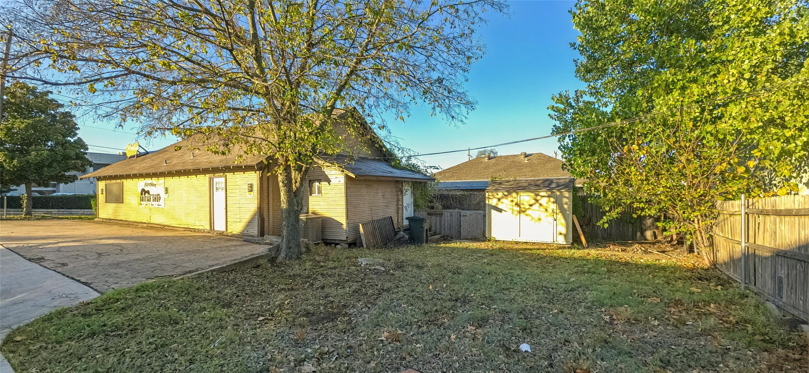 302 W Rusk