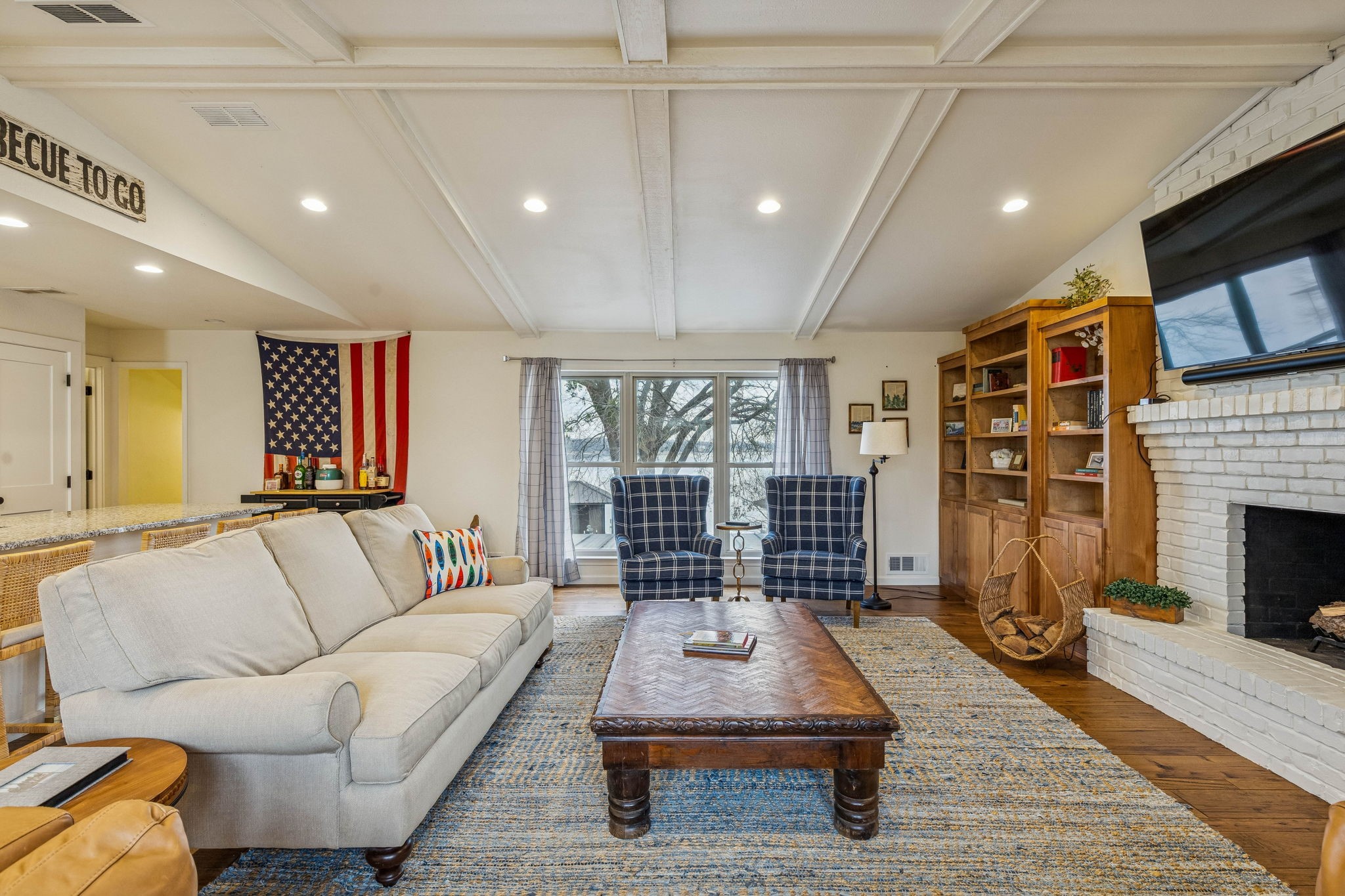 25 Shoreline Drive