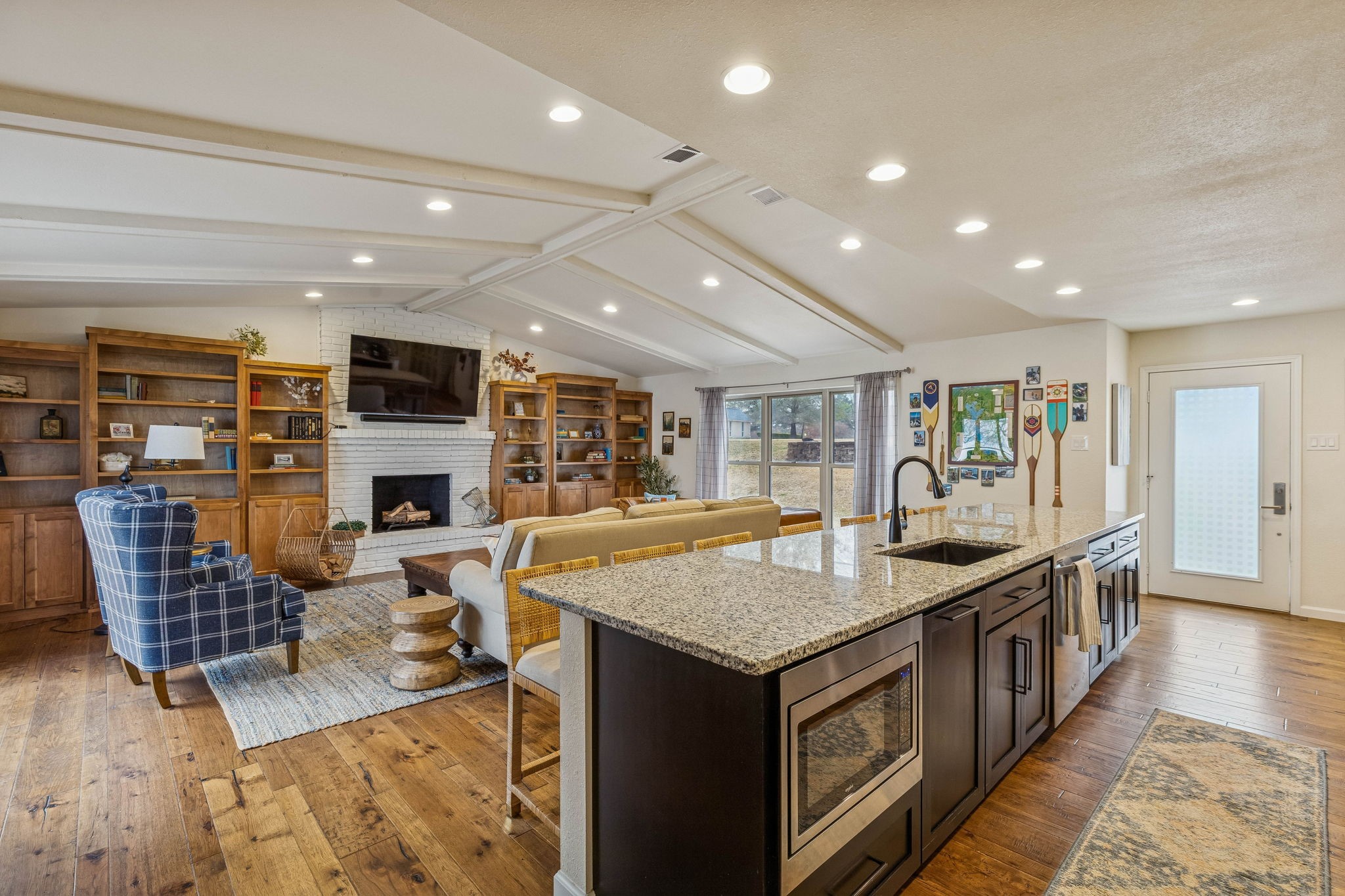 25 Shoreline Drive