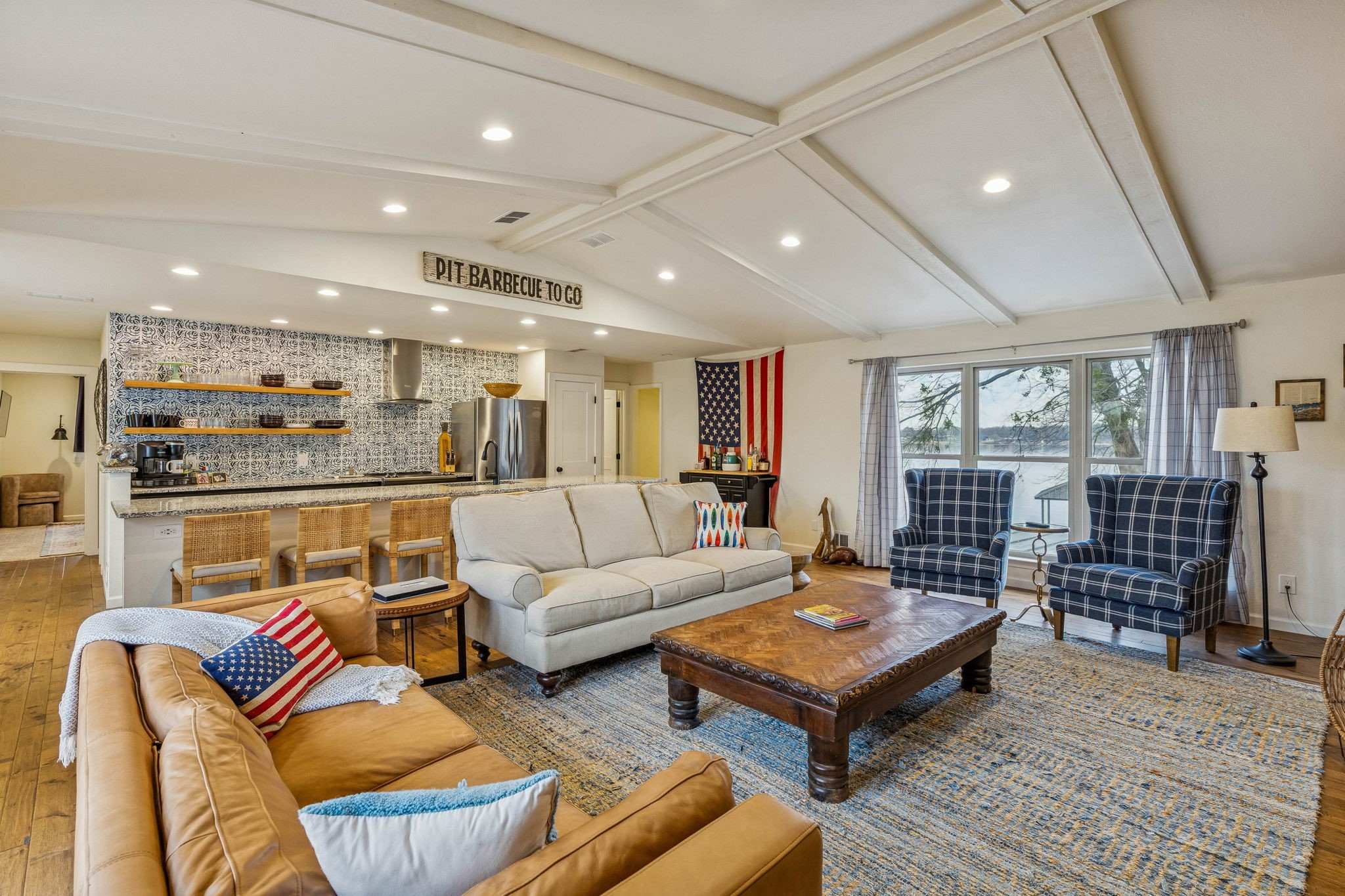 25 Shoreline Drive