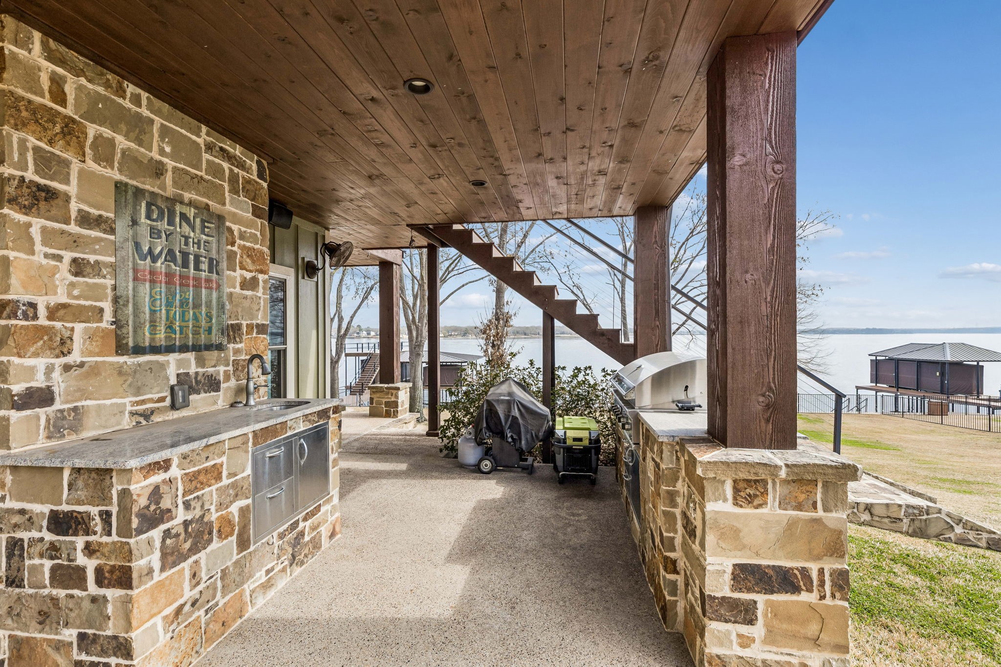 29 Shoreline Drive