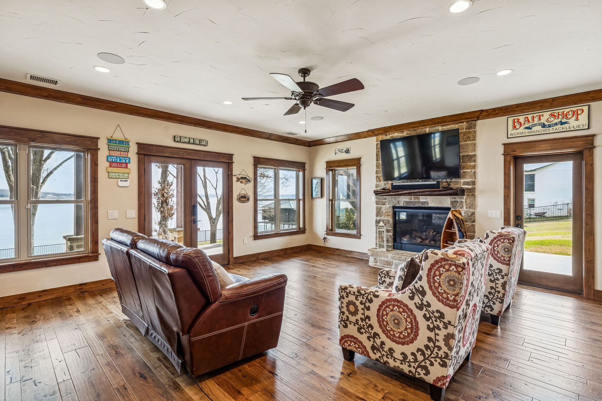 29 Shoreline Drive