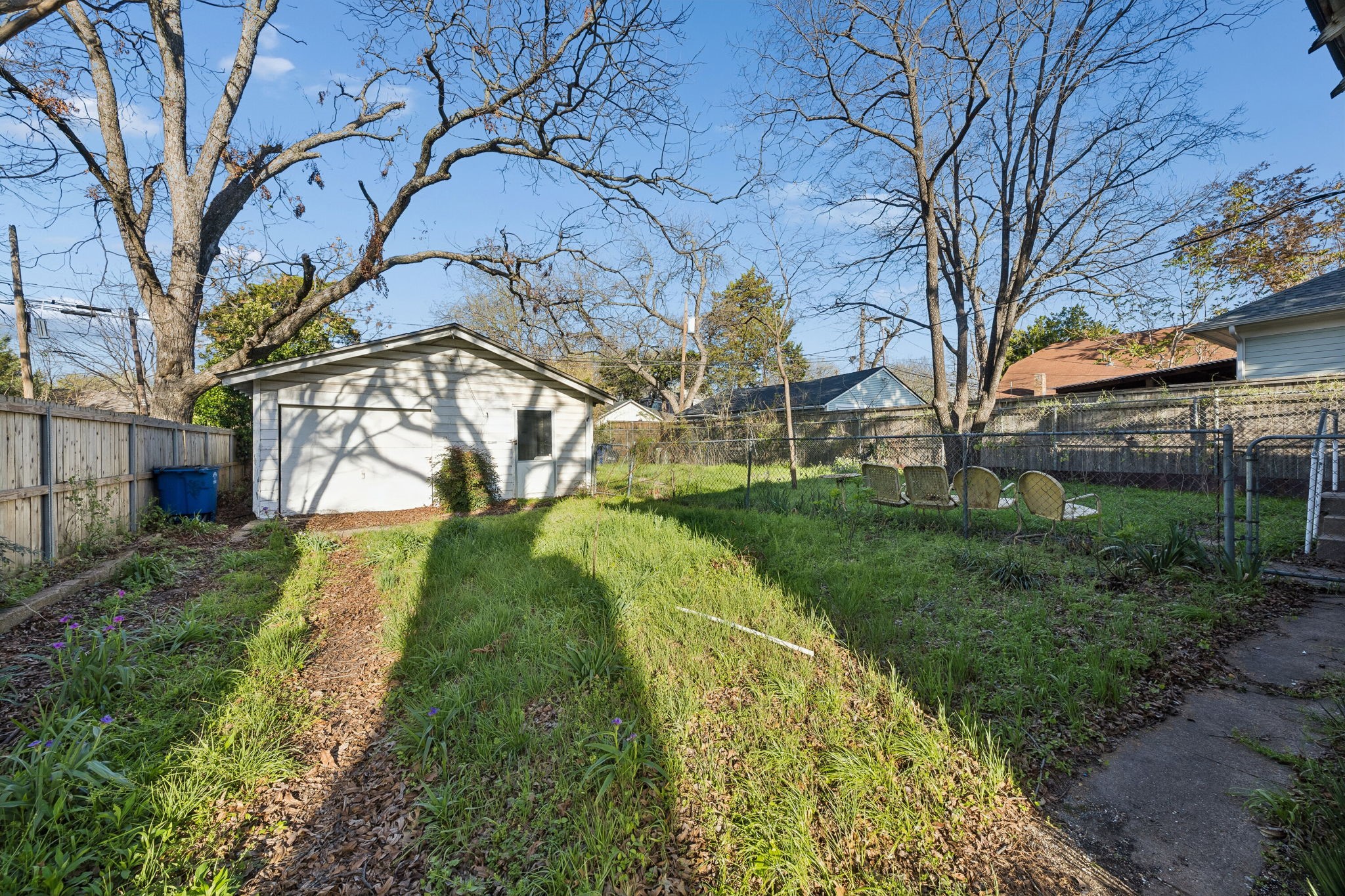 627 N Winnetka Avenue