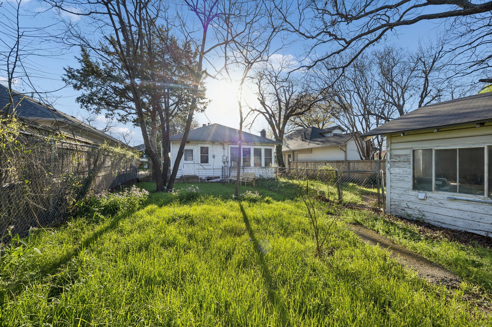 627 N Winnetka Avenue