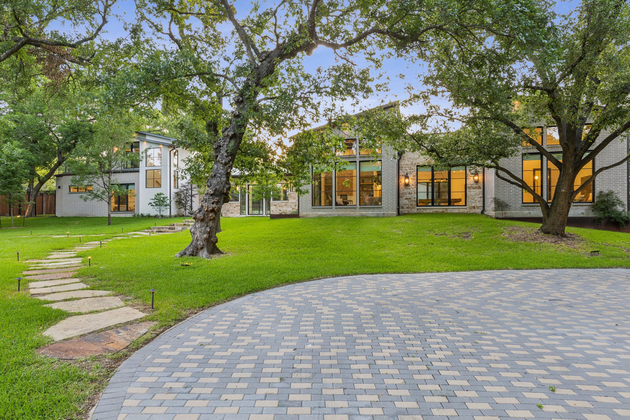 13919 Hughes Lane