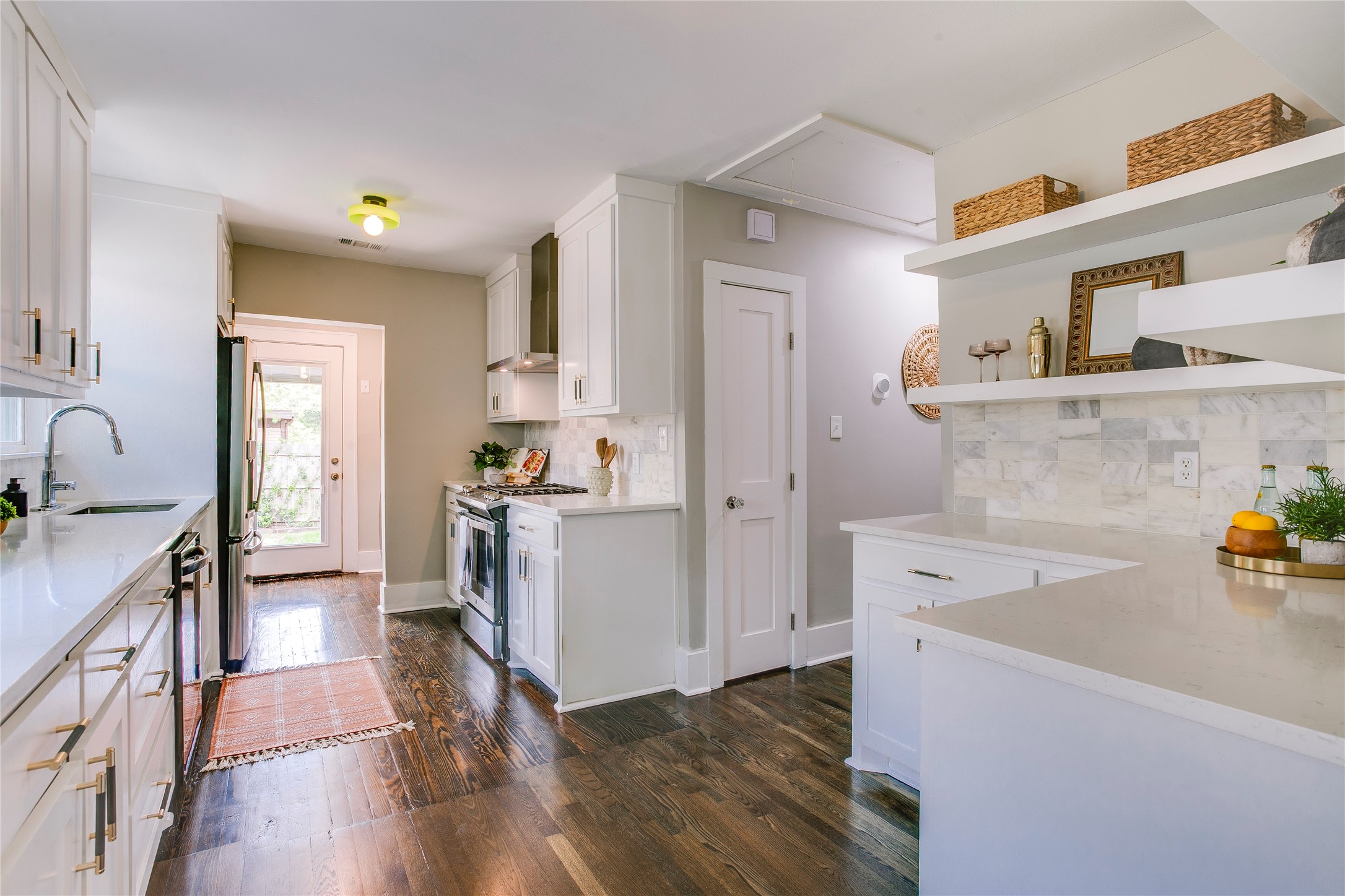 302 N Waverly Drive