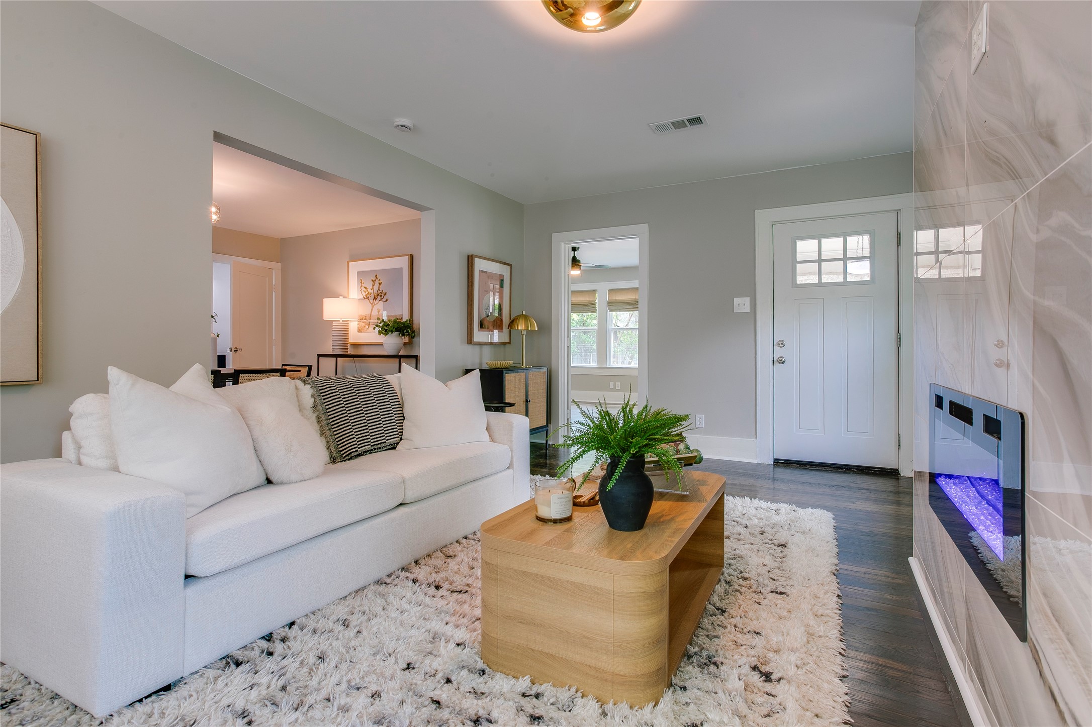 302 N Waverly Drive