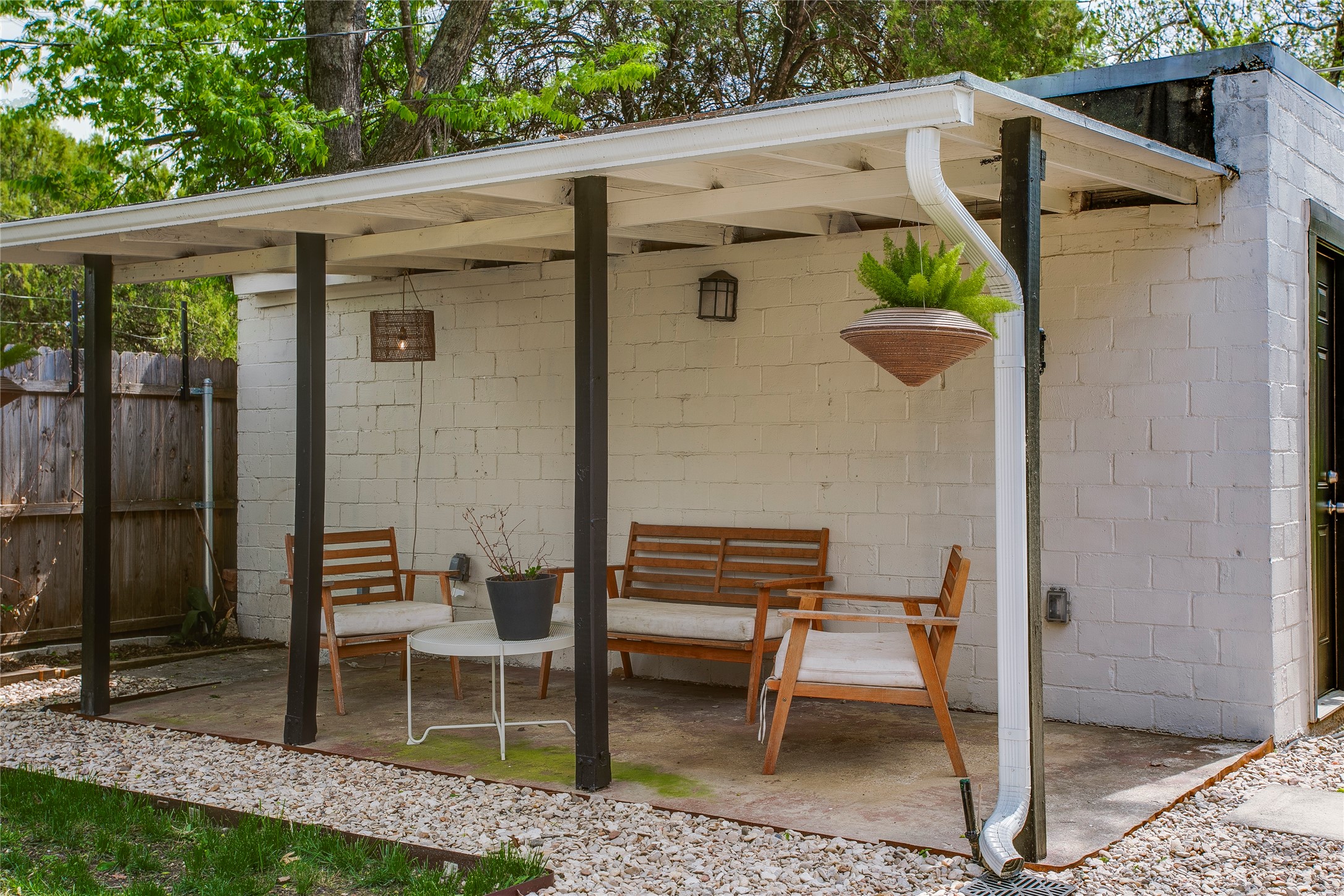 302 N Waverly Drive