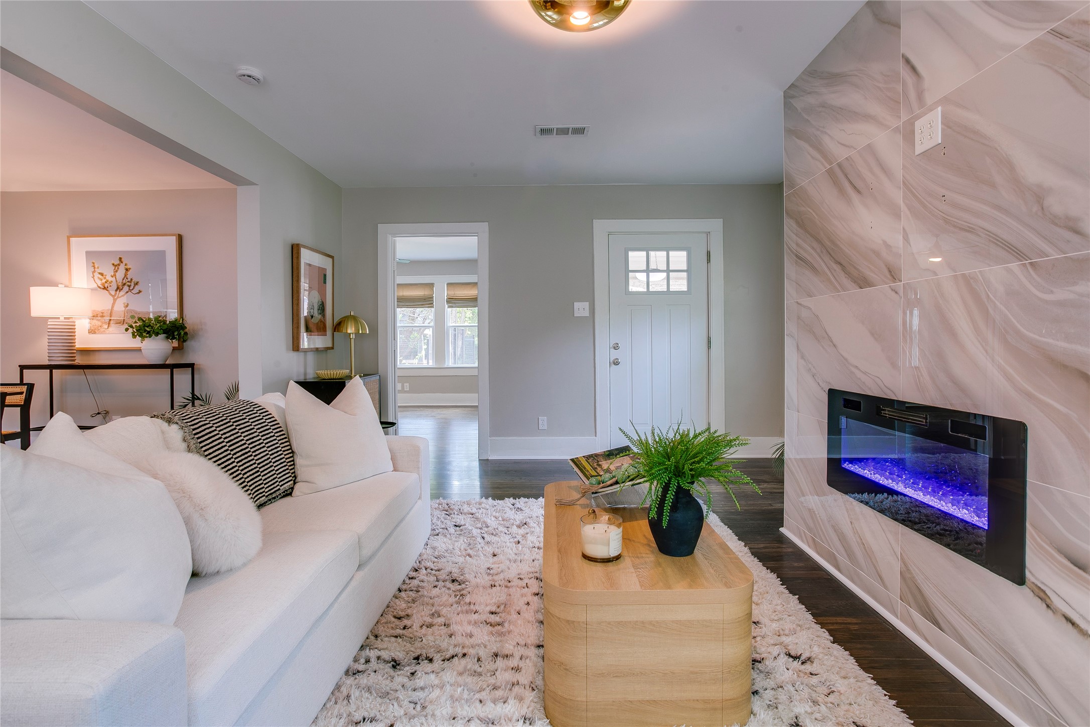302 N Waverly Drive