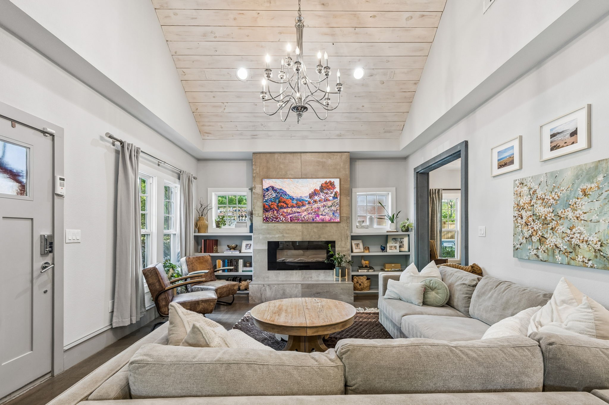 236 N Waverly Drive