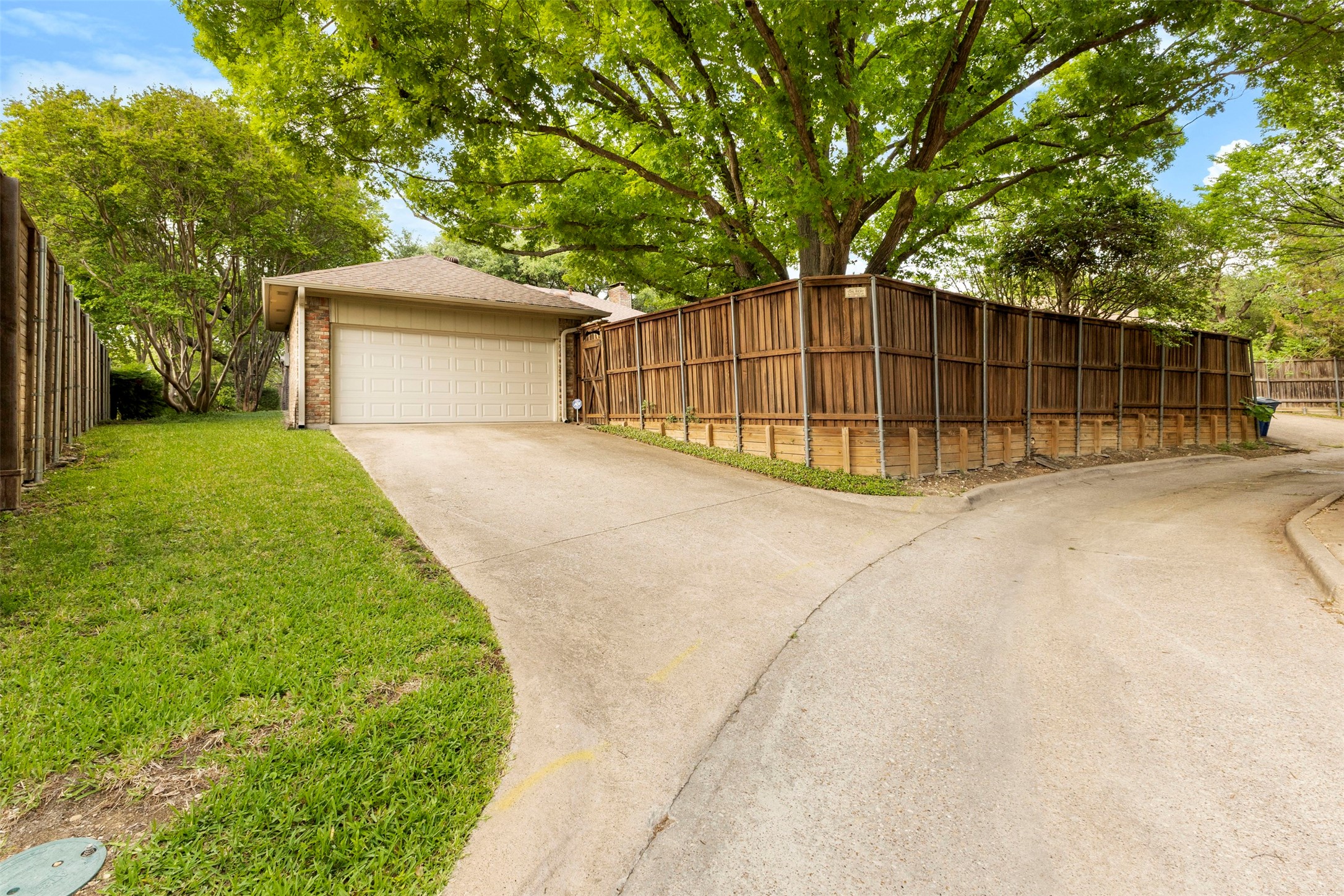 9906 Chimney Hill Lane