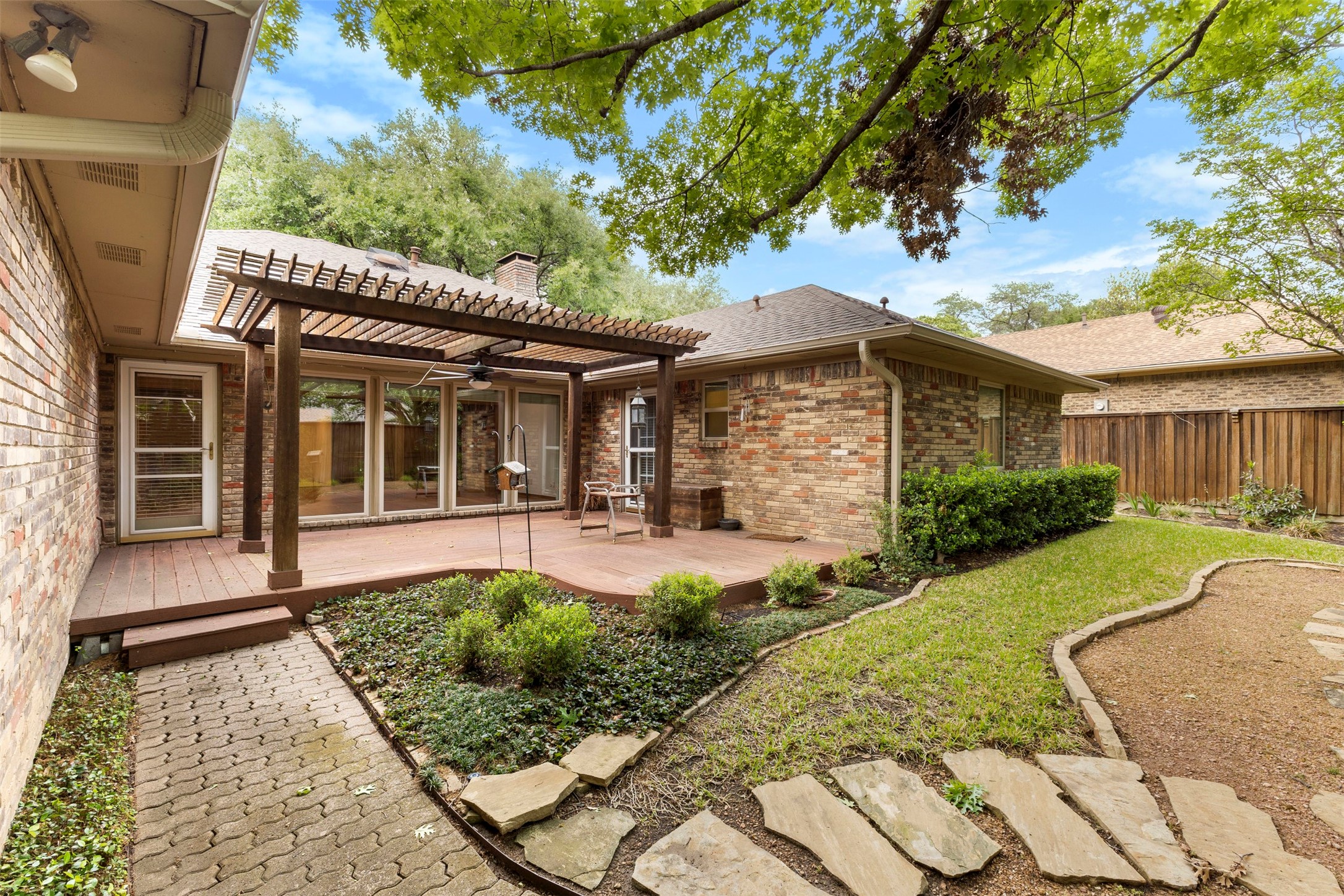 9906 Chimney Hill Lane