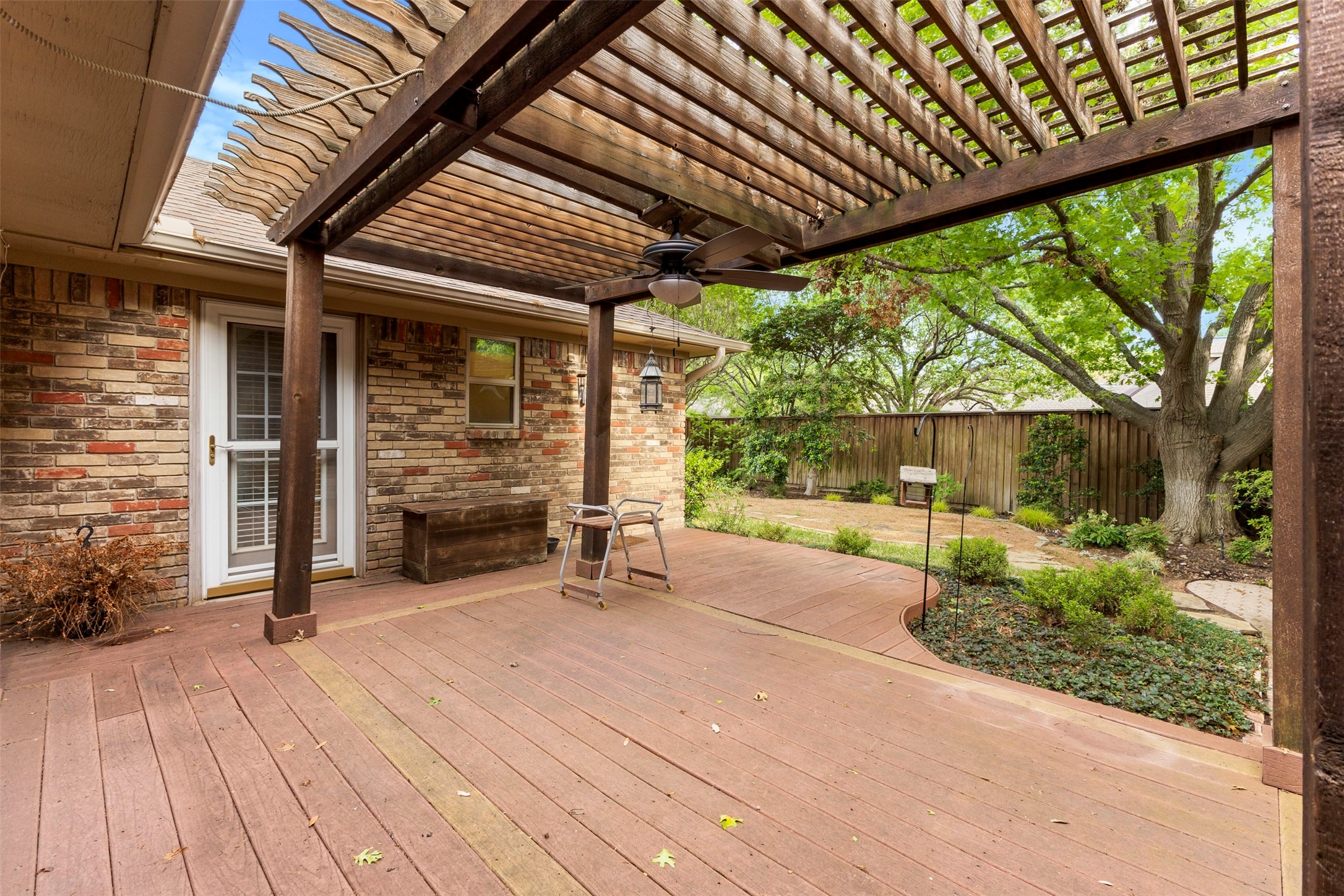 9906 Chimney Hill Lane
