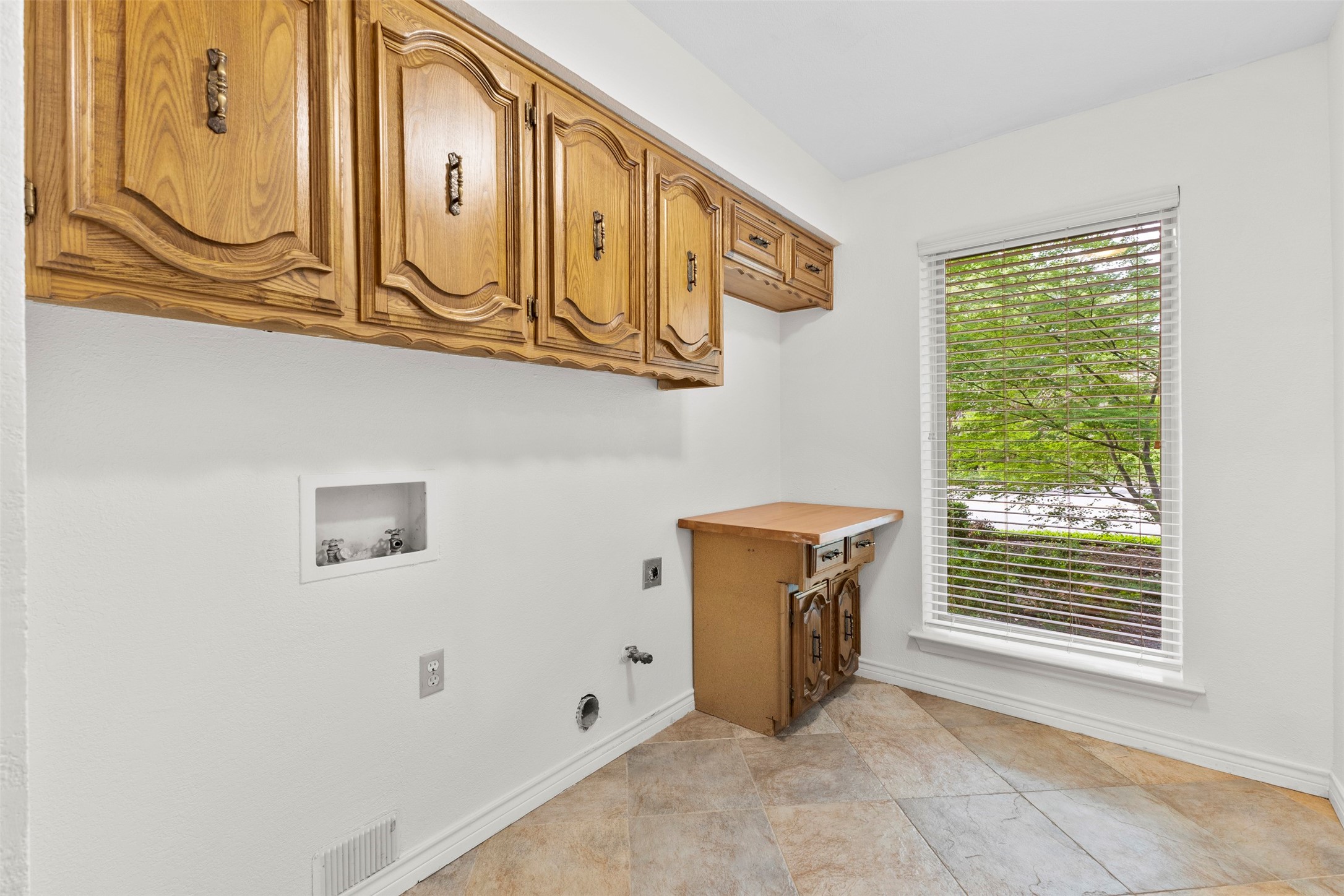 9906 Chimney Hill Lane