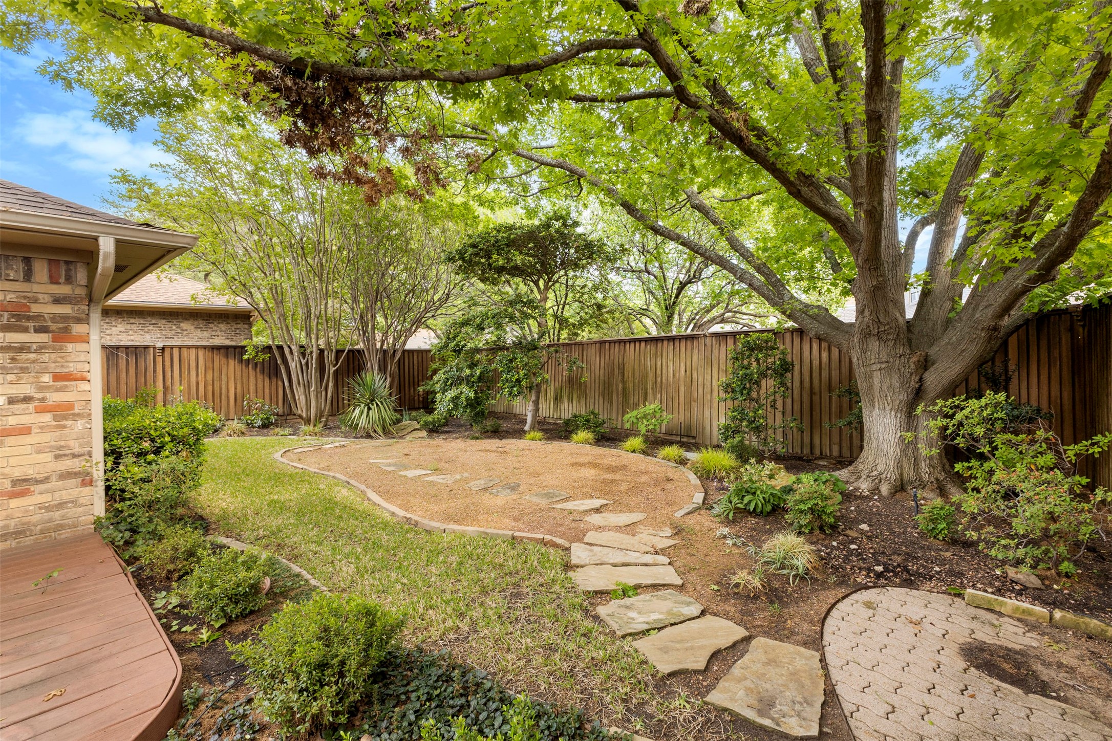 9906 Chimney Hill Lane