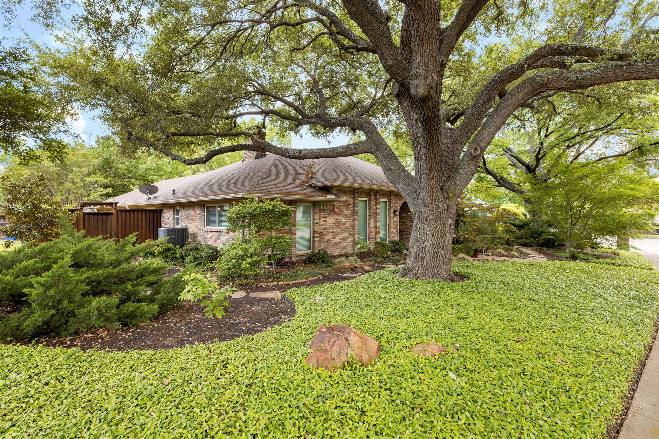 9906 Chimney Hill Lane
