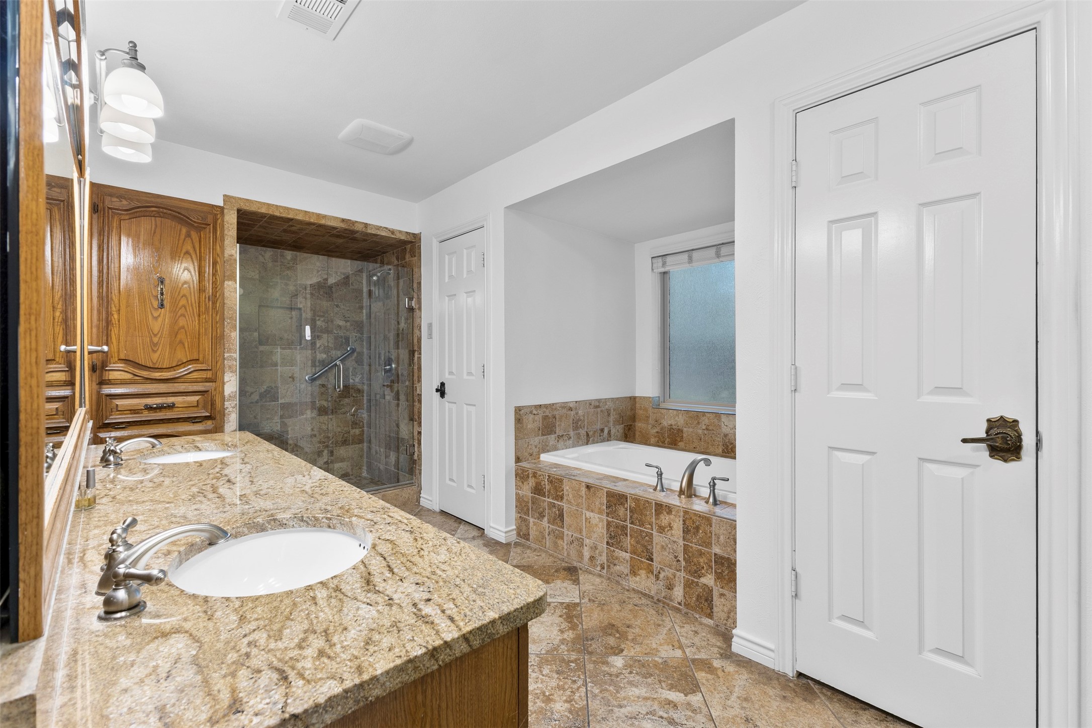 9906 Chimney Hill Lane