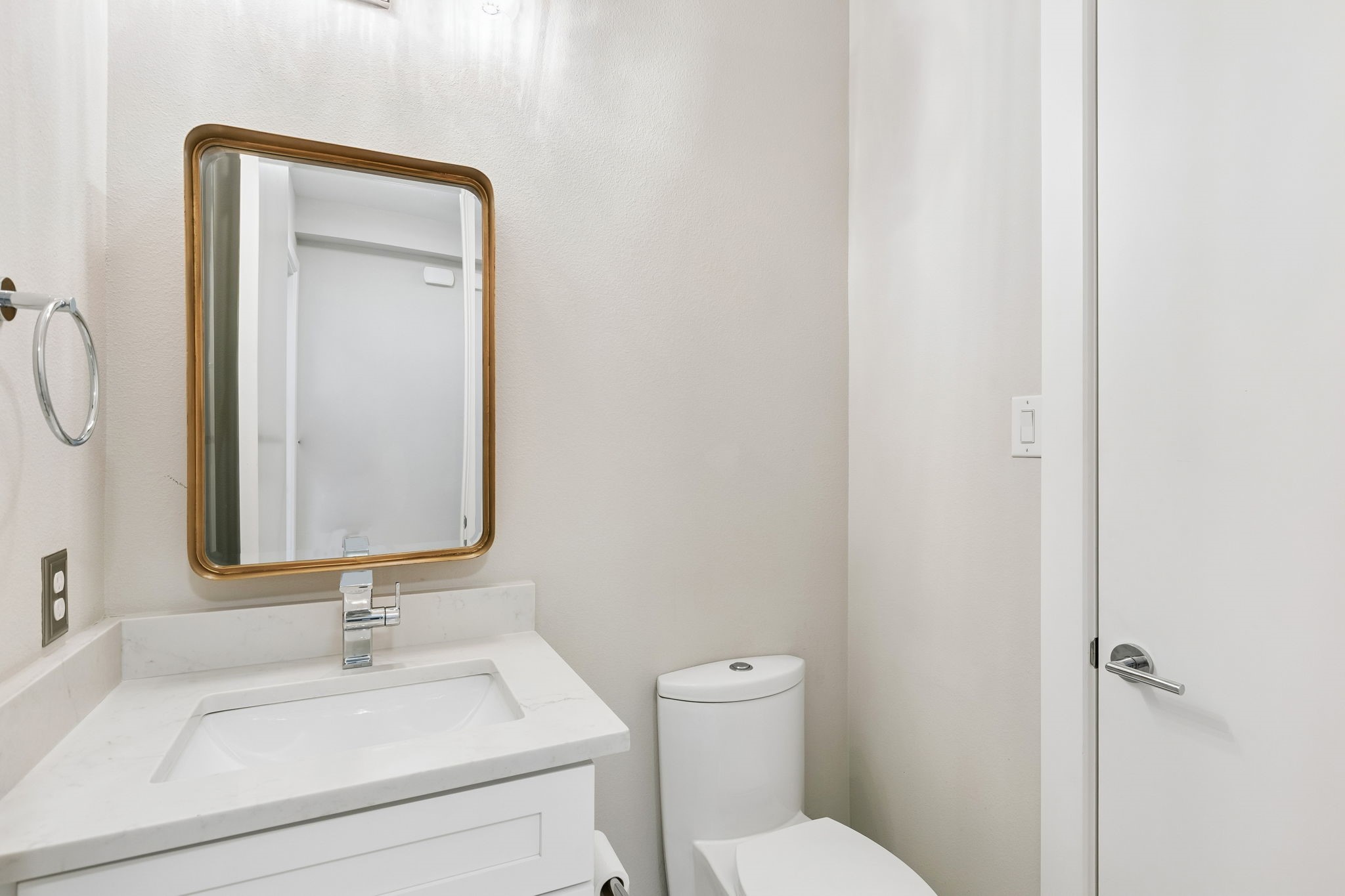 4965 Blaynes View