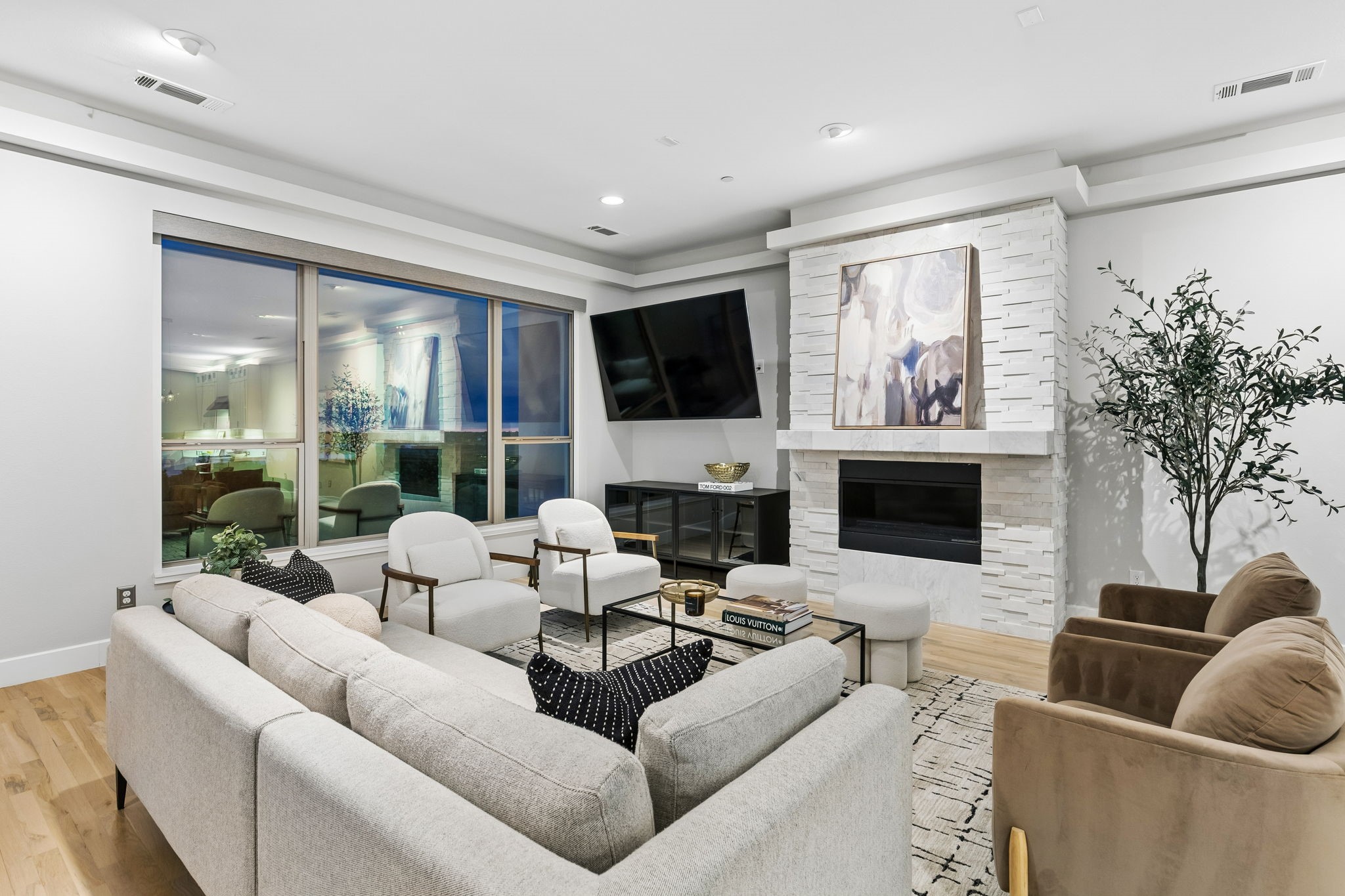 4965 Blaynes View