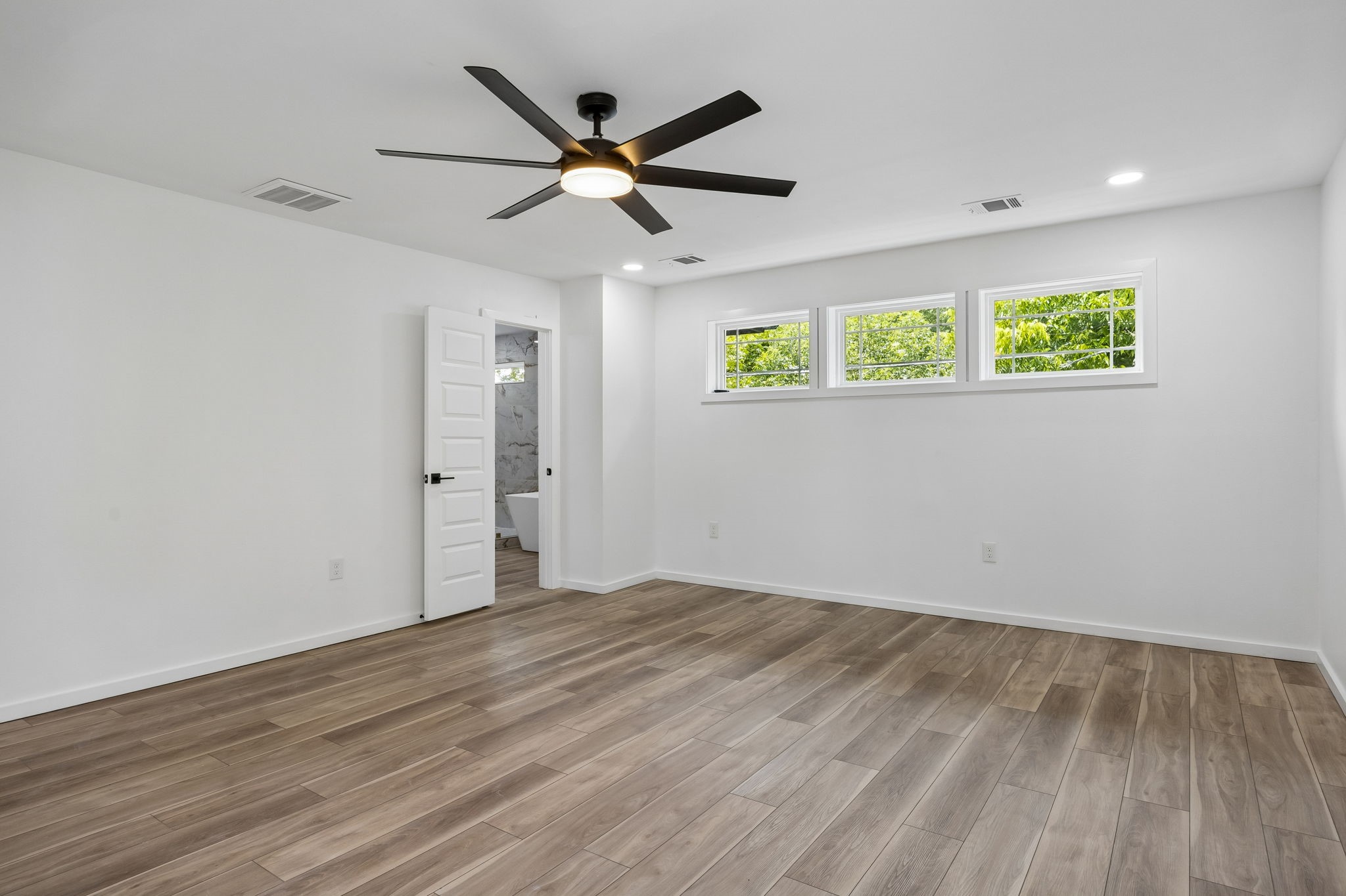 1011 S Waverly Drive