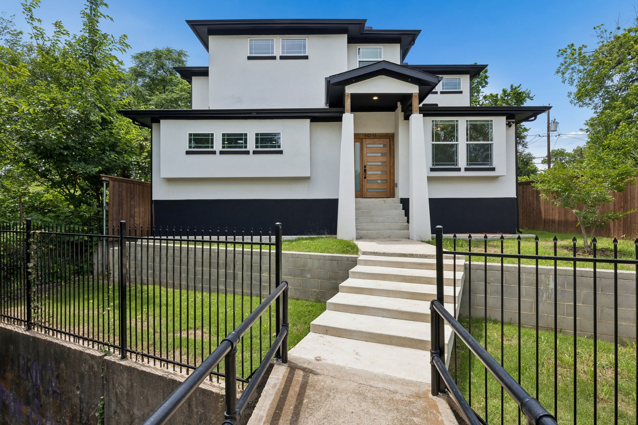 1011 S Waverly Drive