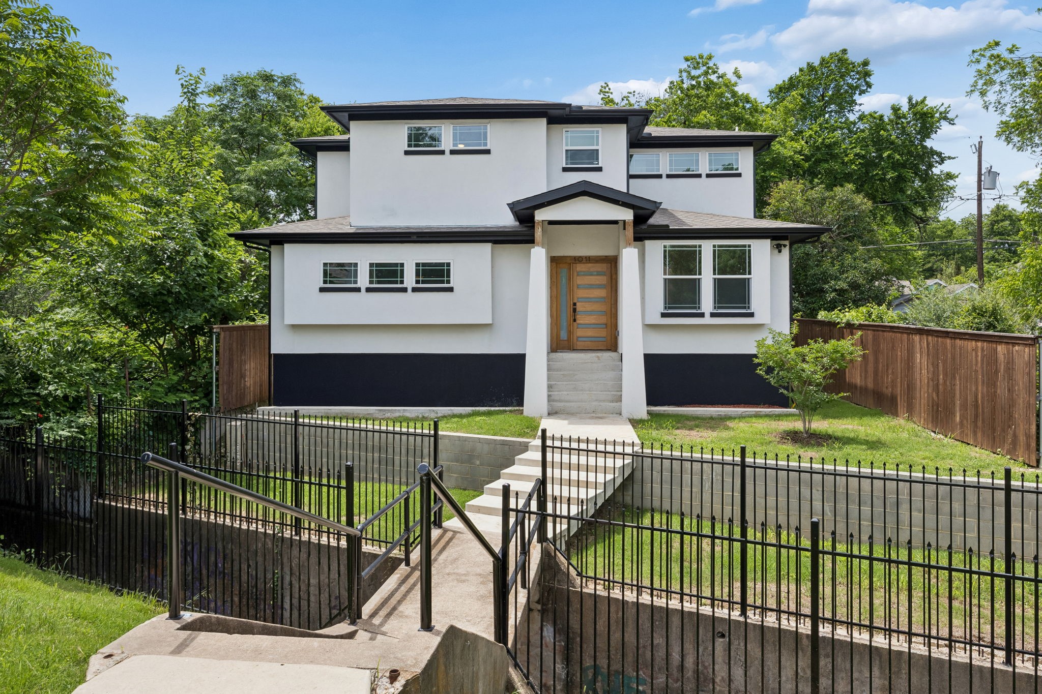 1011 S Waverly Drive