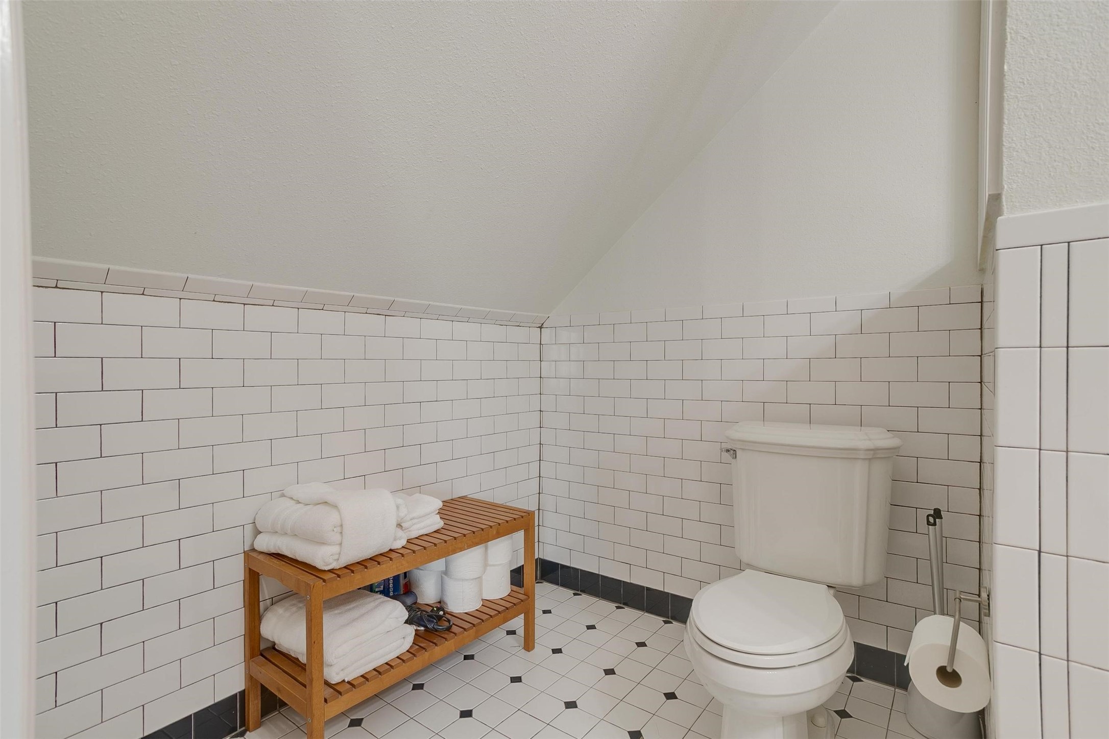 2619 Alco Avenue