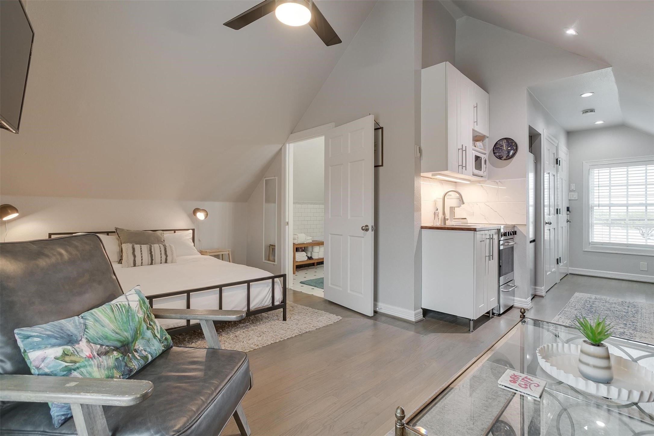 2619 Alco Avenue