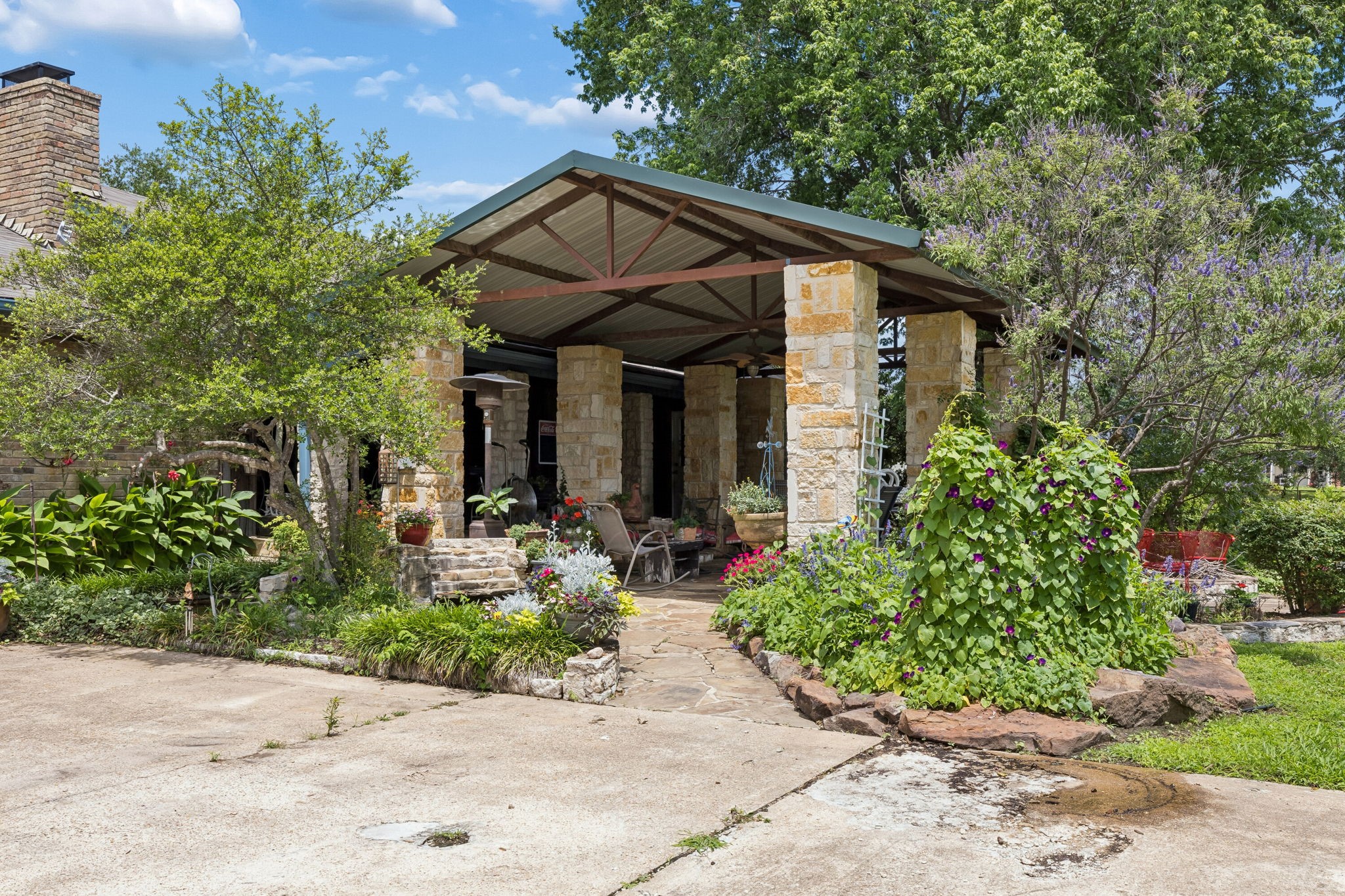 17 Hillside Drive
