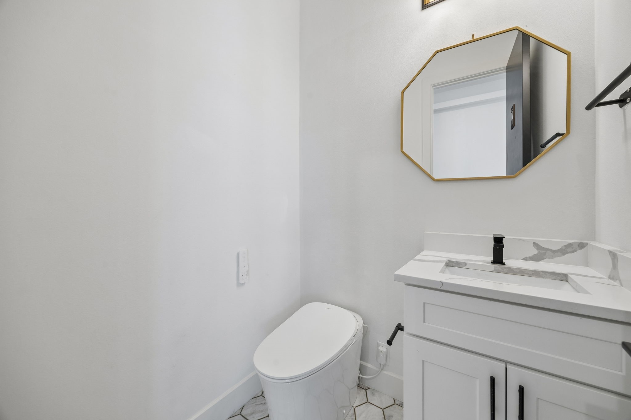 4948 Blaynes View