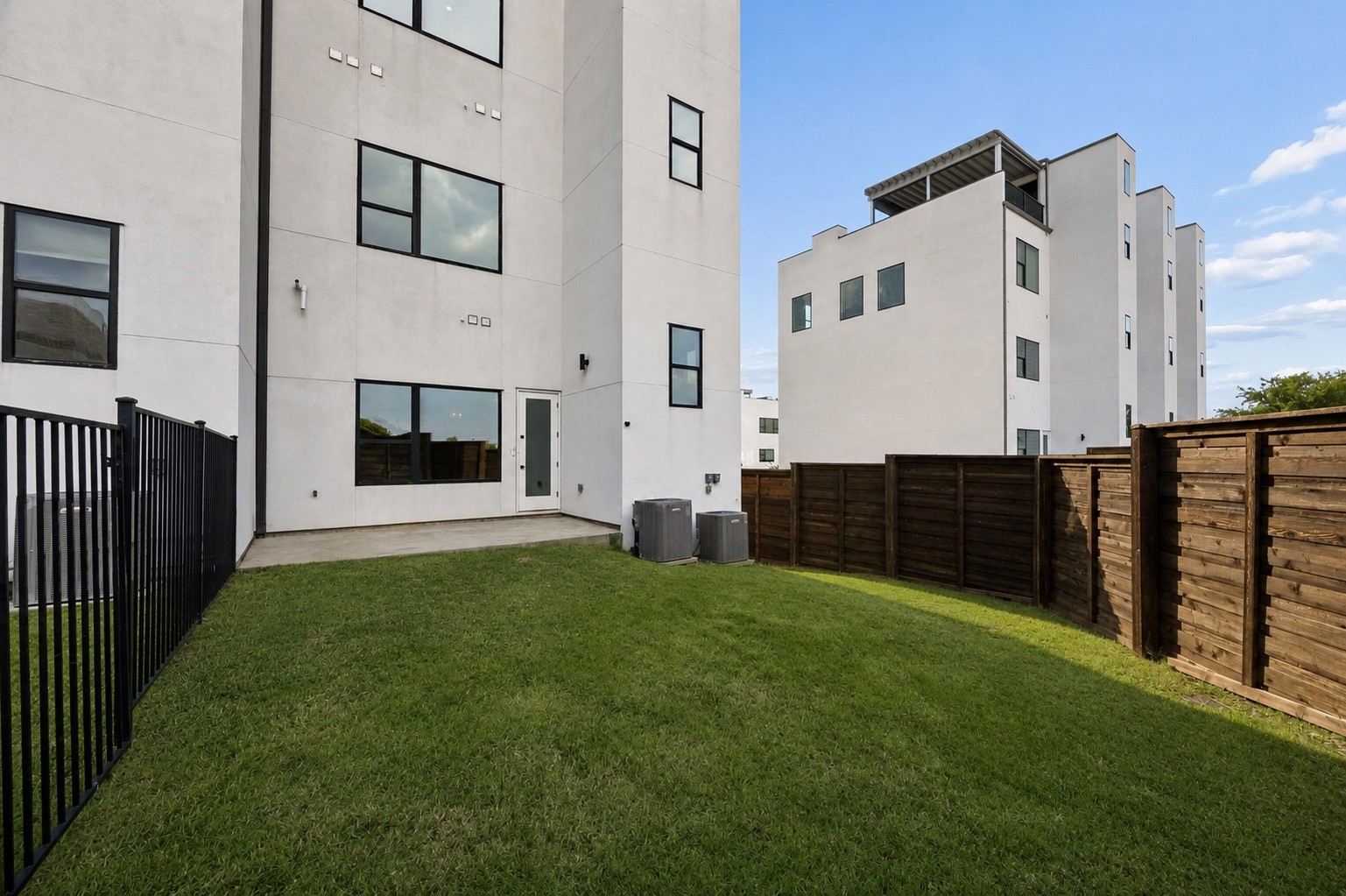 4948 Blaynes View
