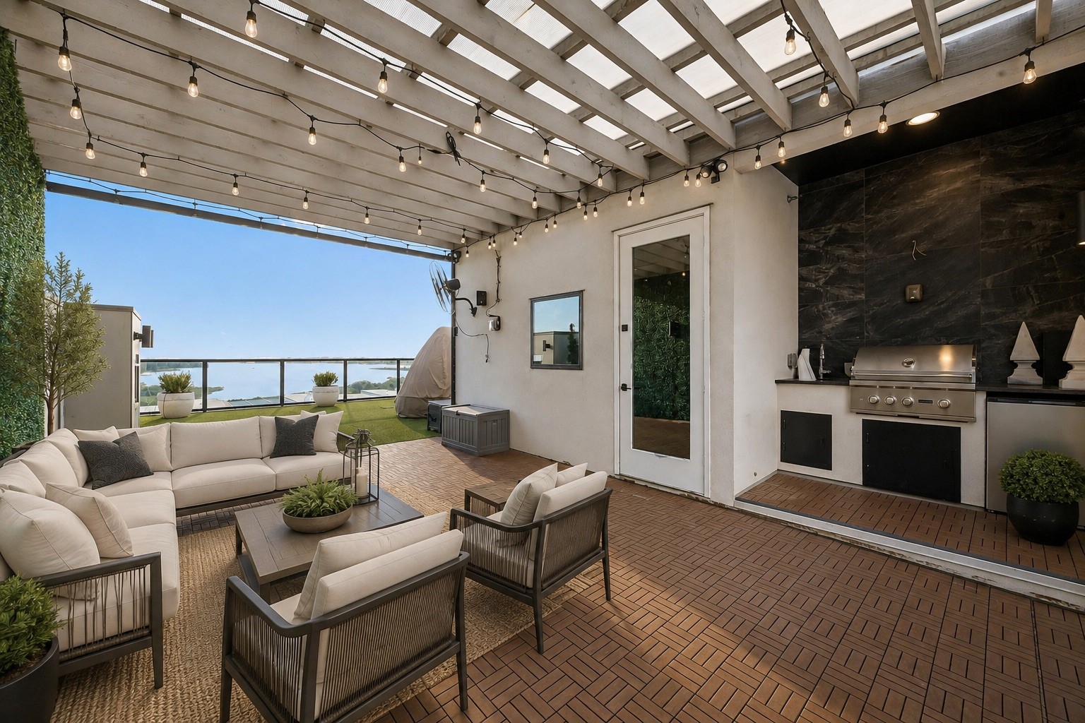4948 Blaynes View