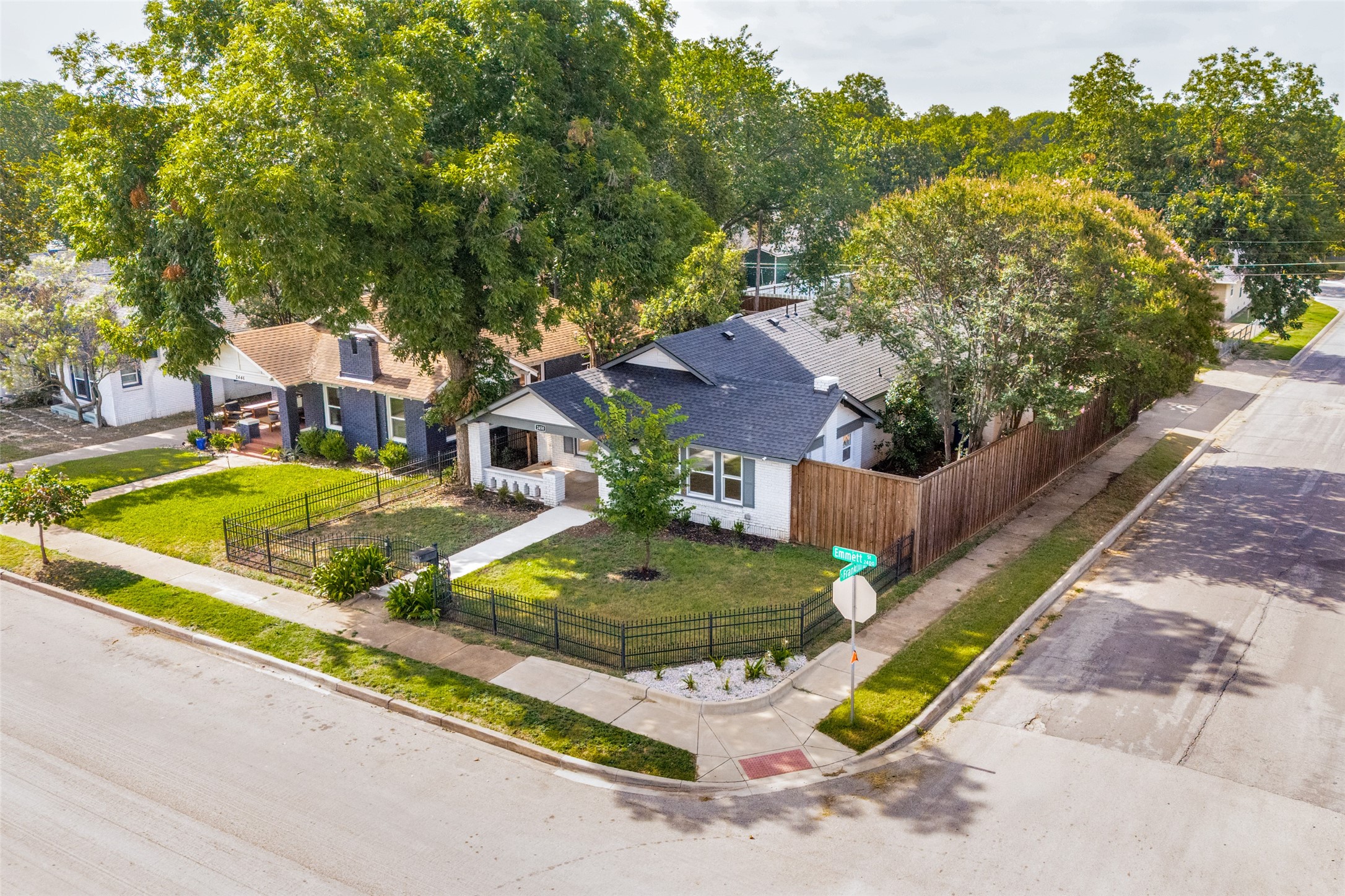 2450 Emmett Street