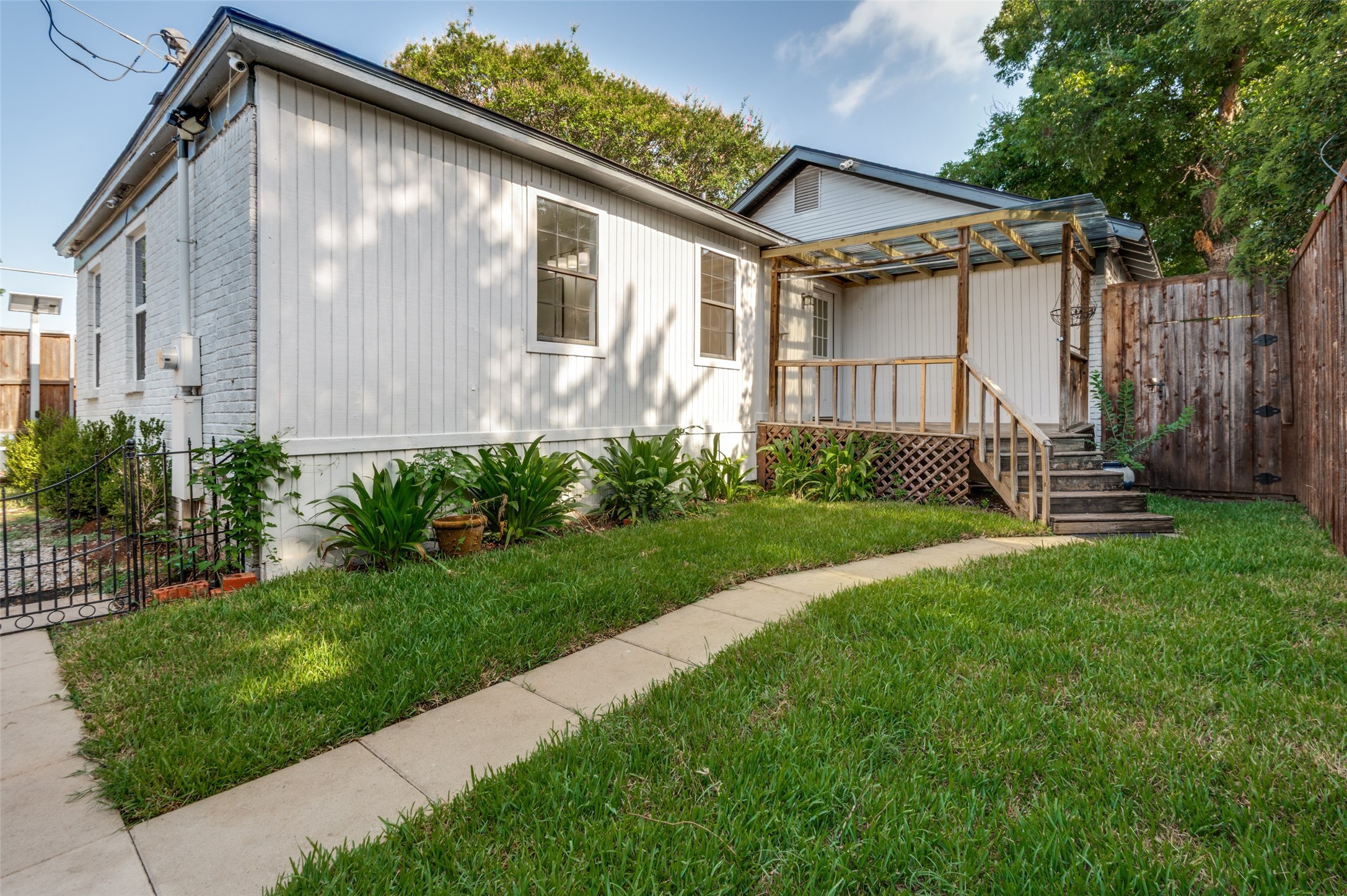 2450 Emmett Street