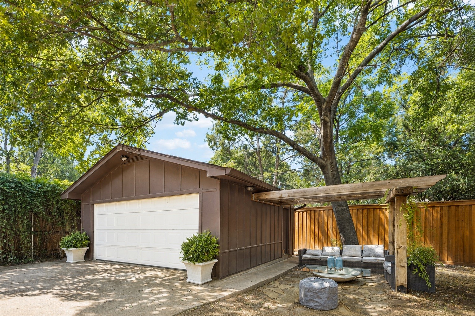 2127 Leander Drive