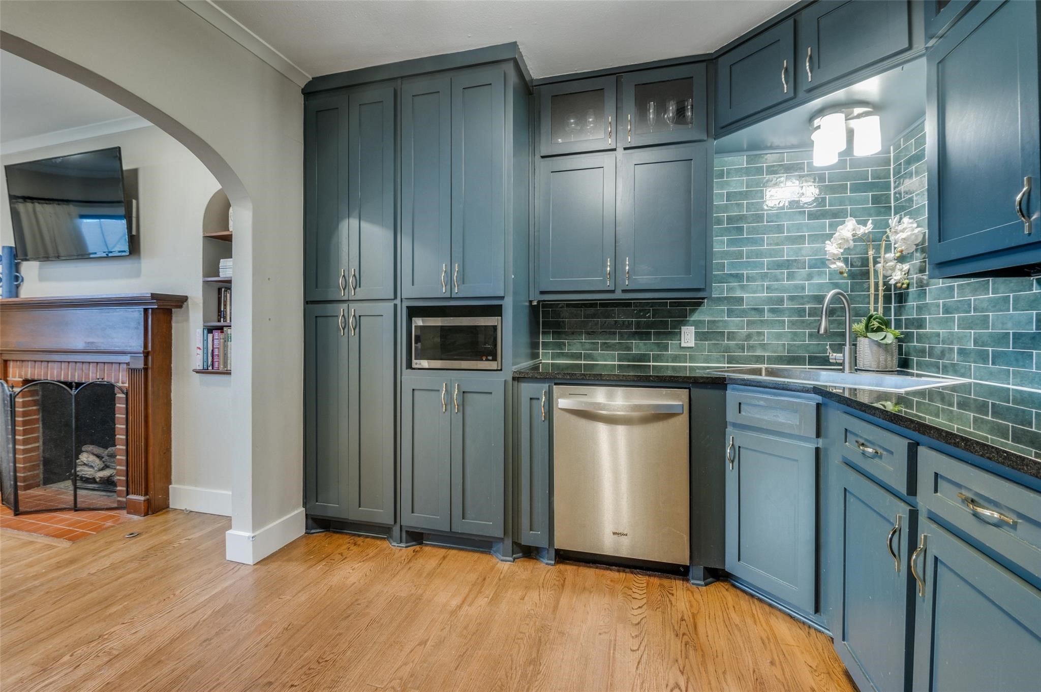 2127 Leander Drive