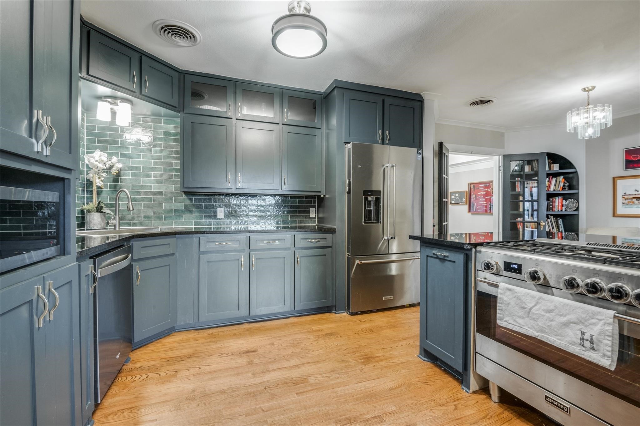 2127 Leander Drive