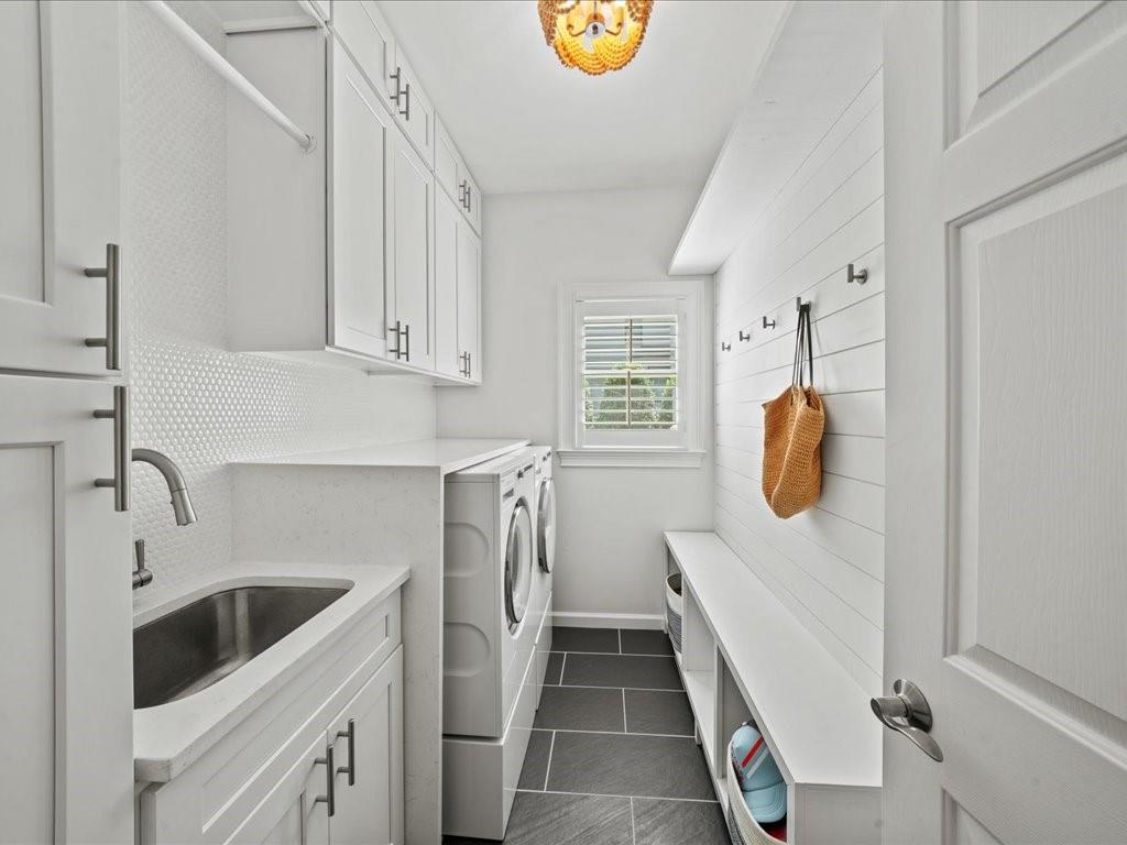 4922 Riveredge Drive