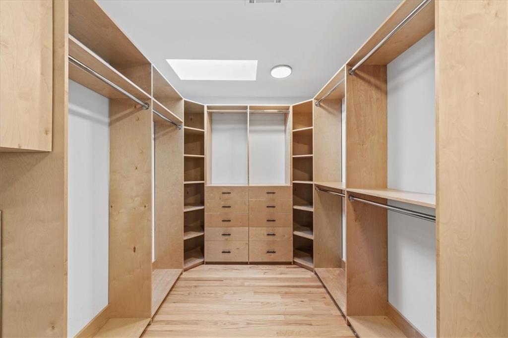 747 Myrtle Street NE