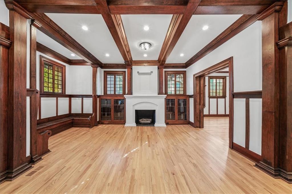 747 Myrtle Street NE