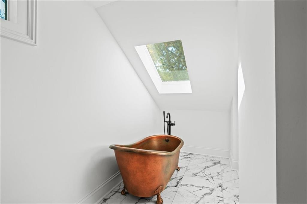 747 Myrtle Street NE