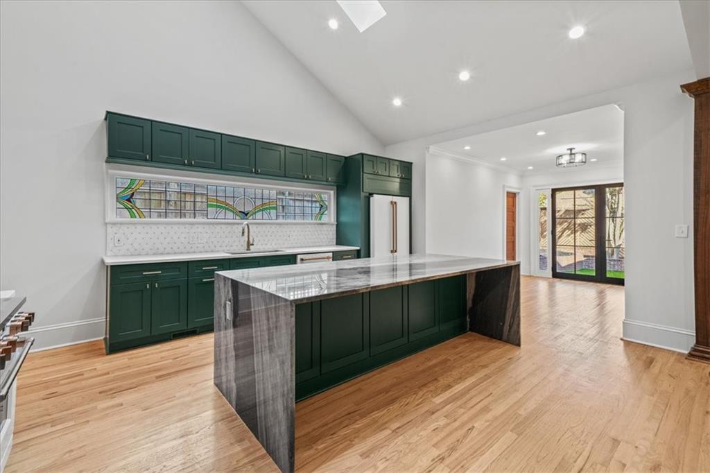 747 Myrtle Street NE